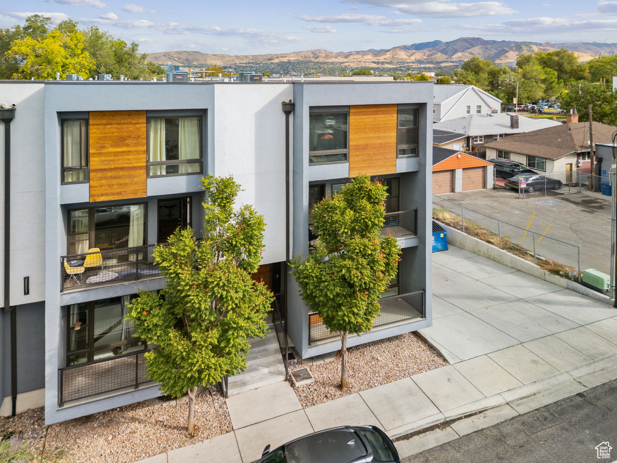 ROW17 - Residential