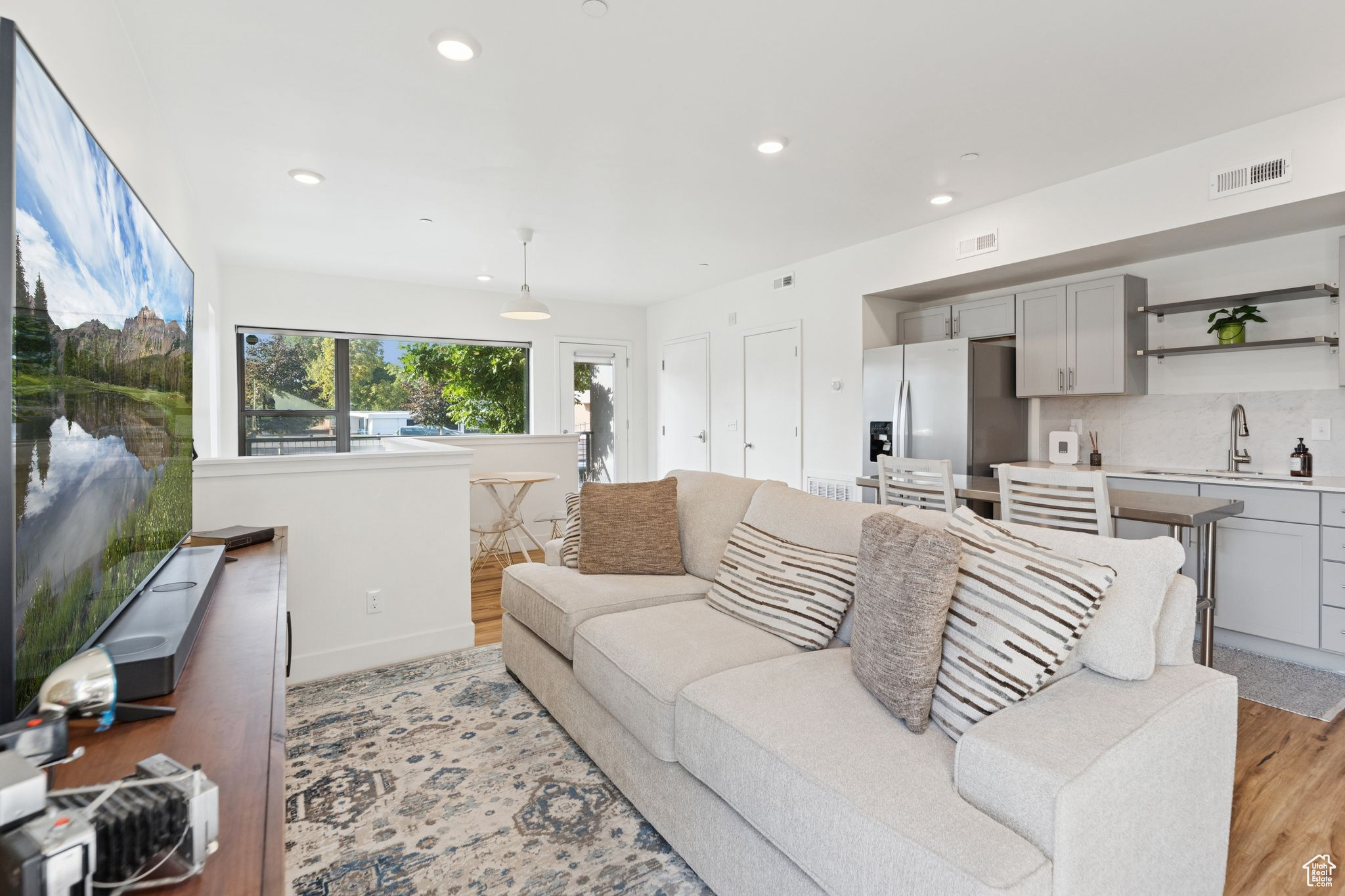 ROW17 - Residential
