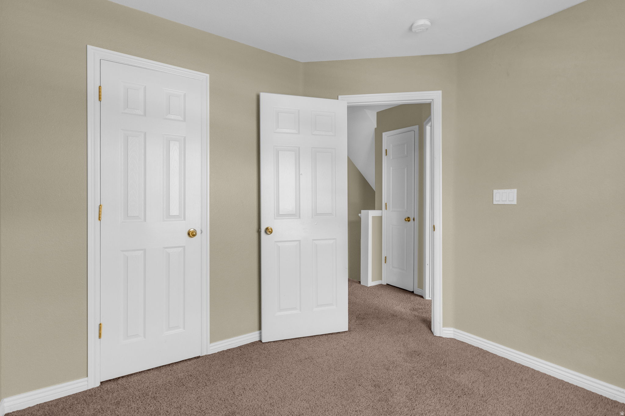 SOUTH MOUNTAIN - Residential Lease