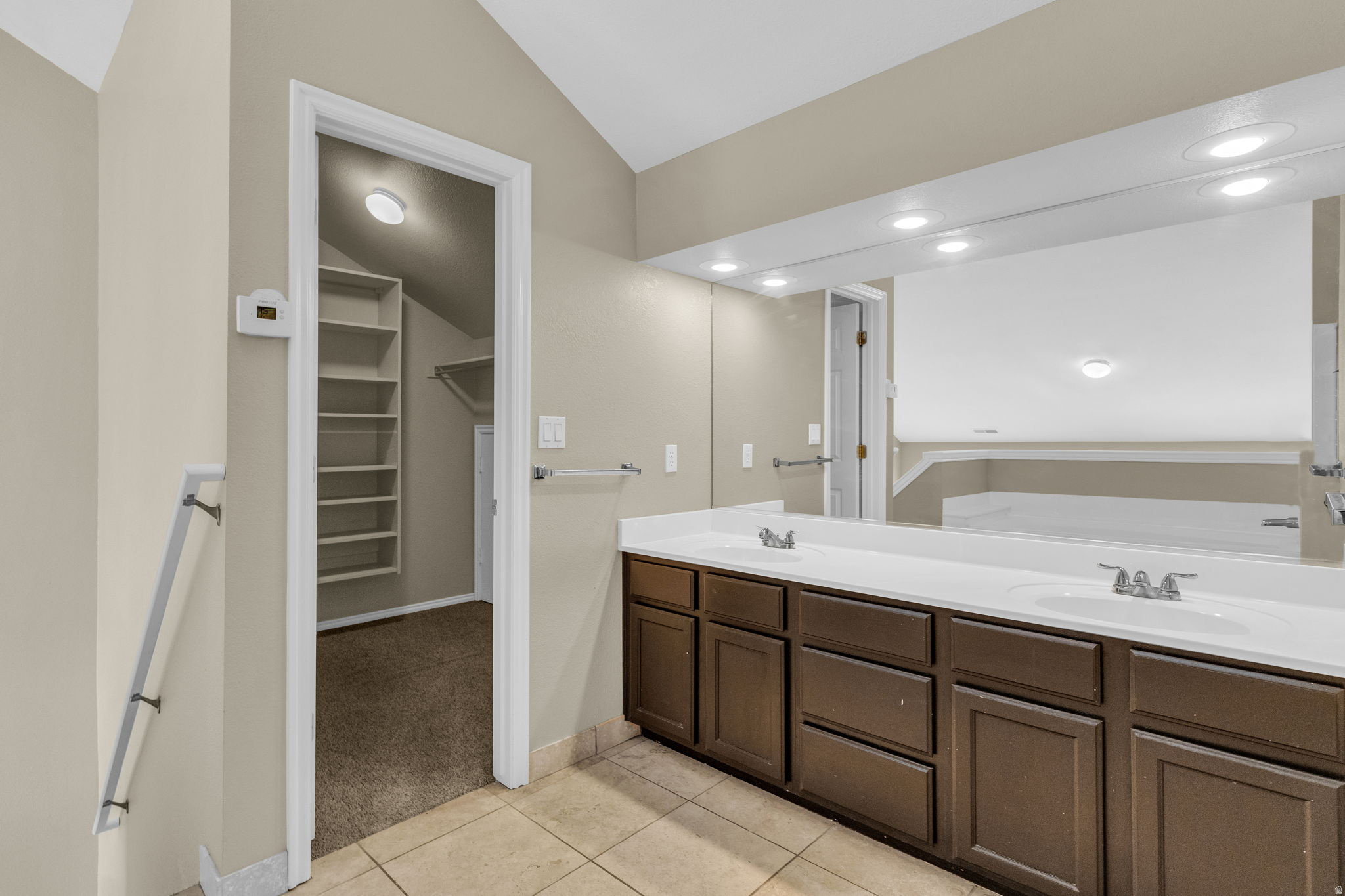 SOUTH MOUNTAIN - Residential Lease