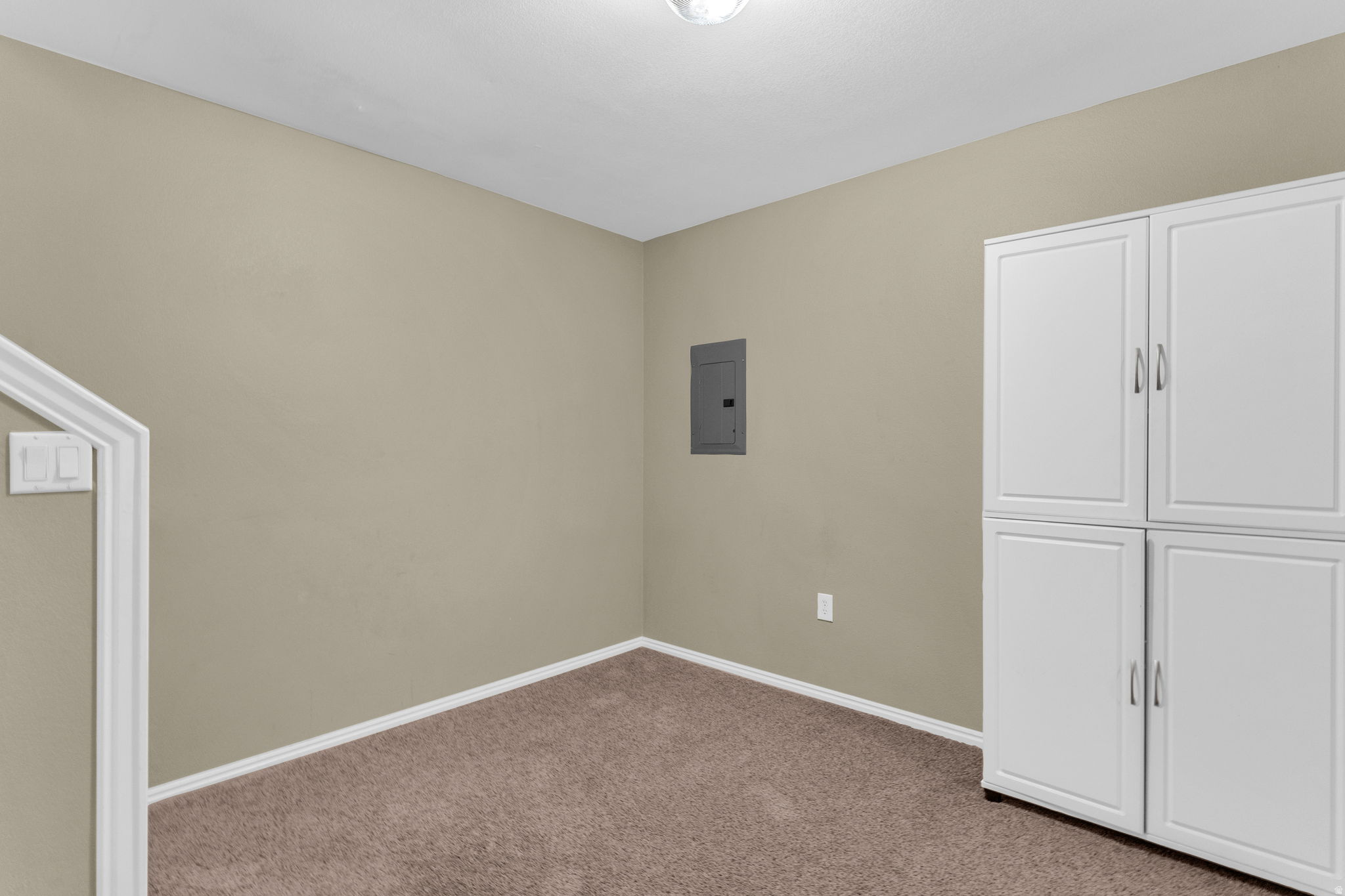 SOUTH MOUNTAIN - Residential Lease