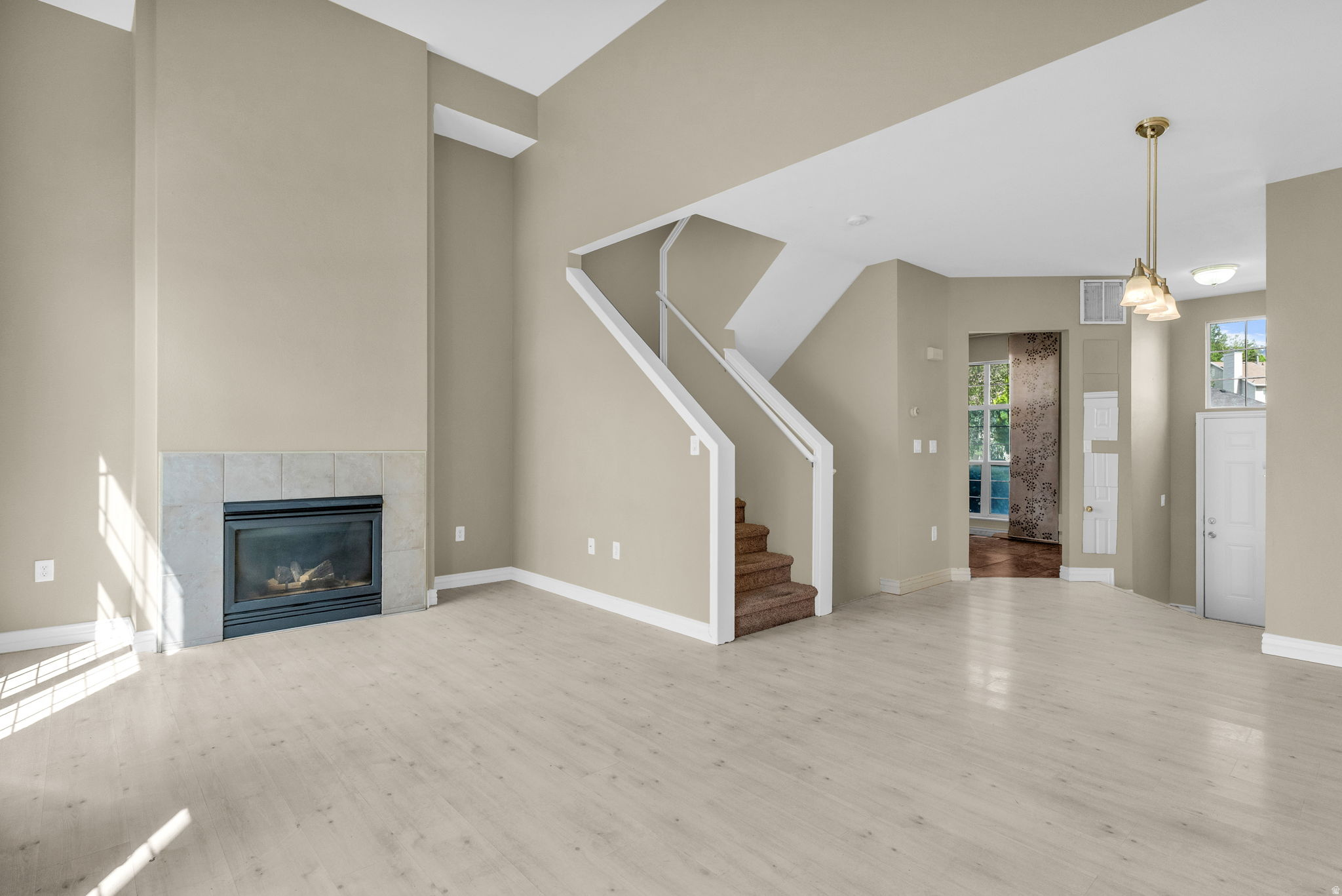 SOUTH MOUNTAIN - Residential Lease