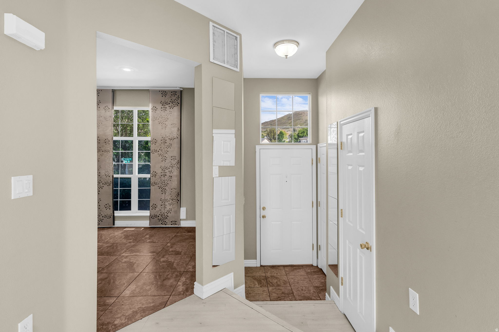 SOUTH MOUNTAIN - Residential Lease