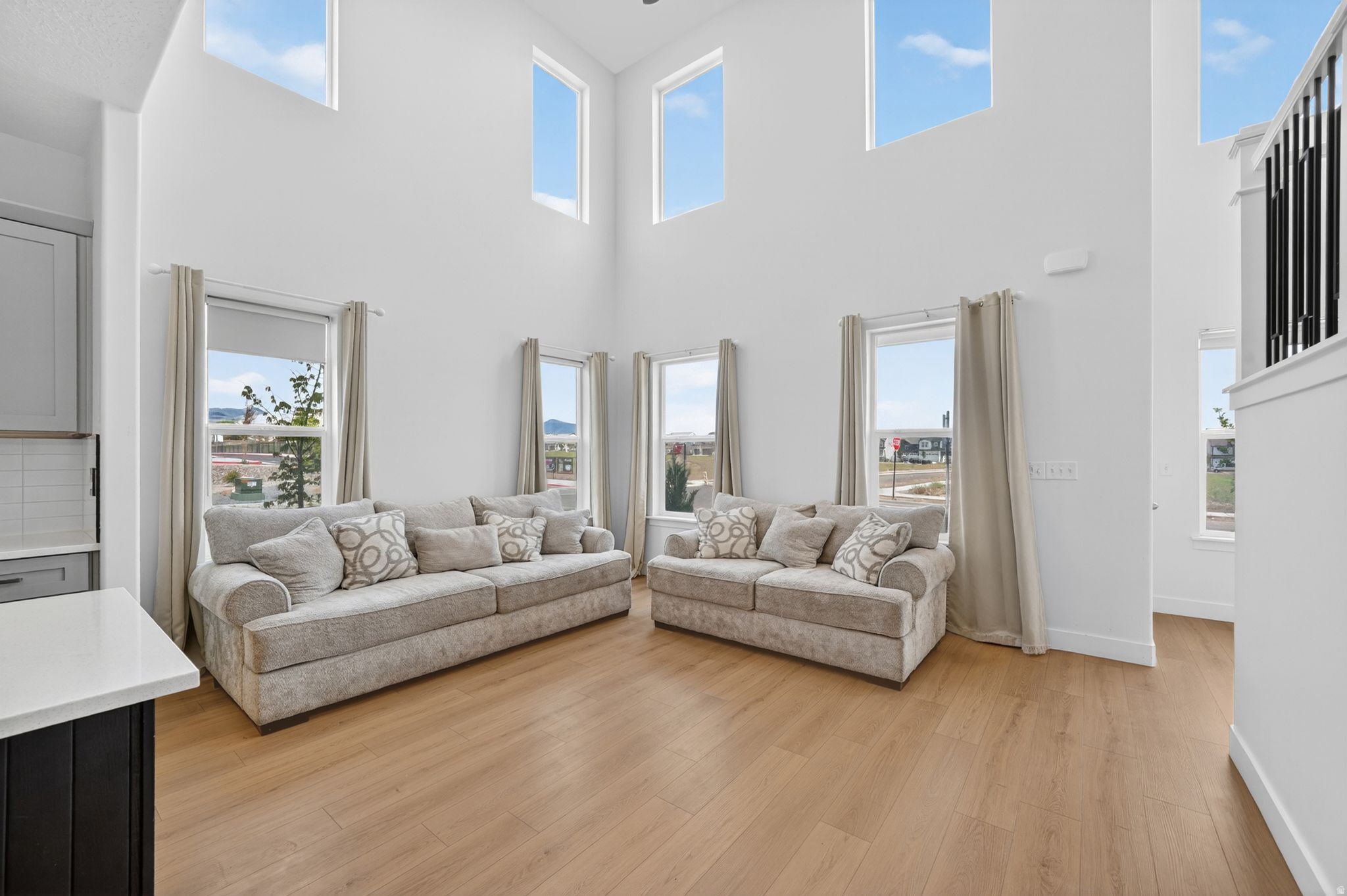 MOUNTAIN RIDGE - Residential
