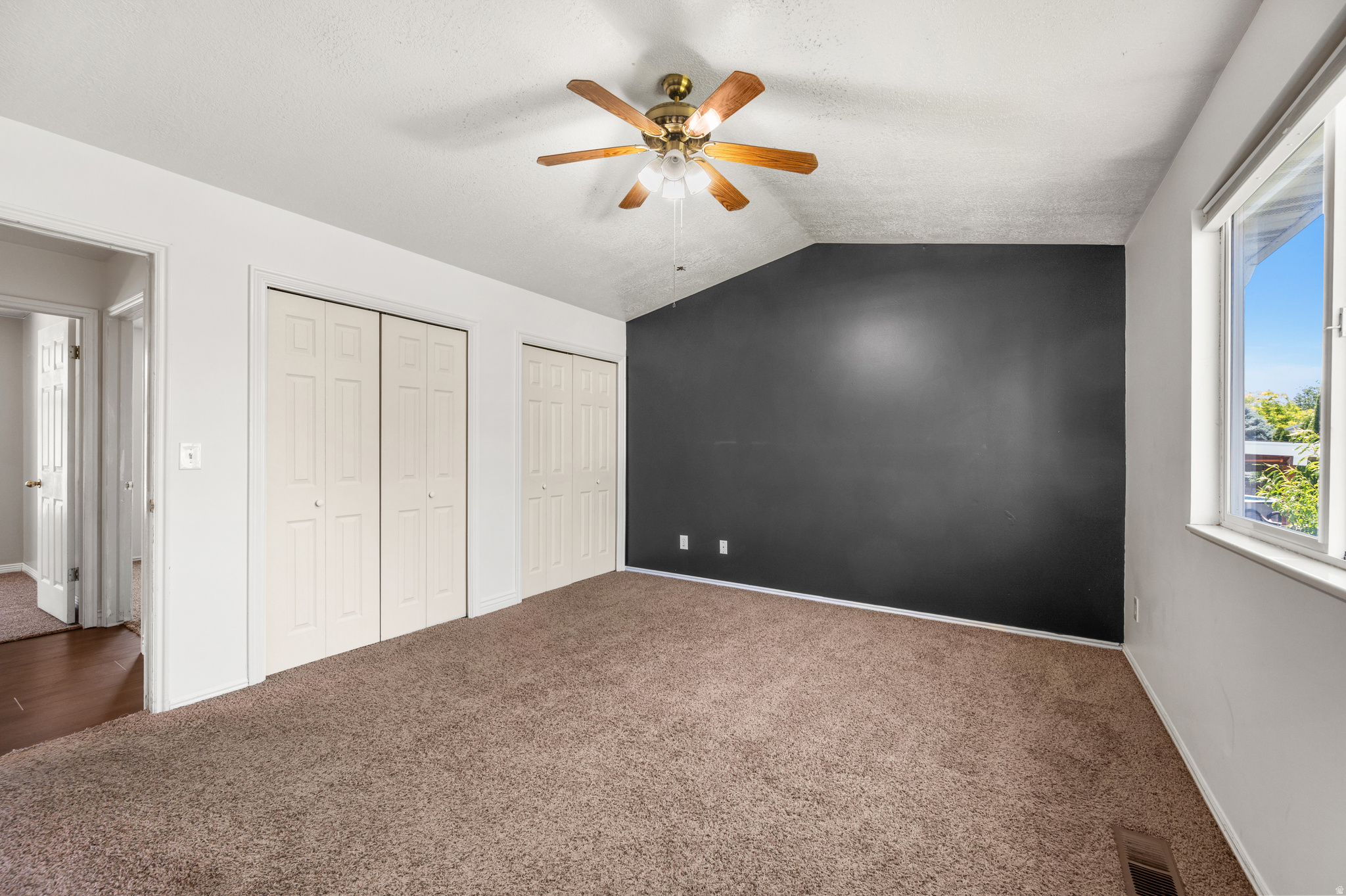 WINDSOR MEADOWS - Residential