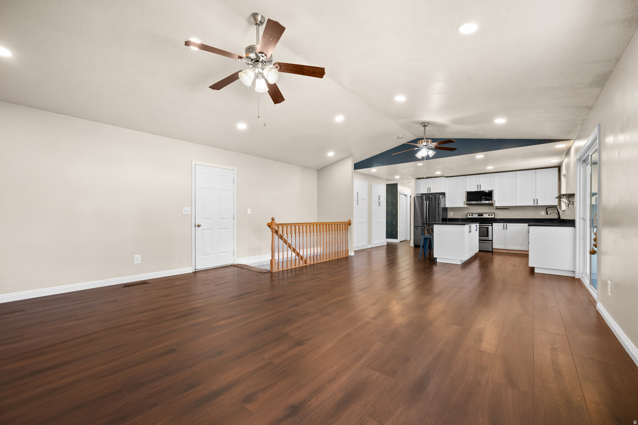 WINDSOR MEADOWS - Residential