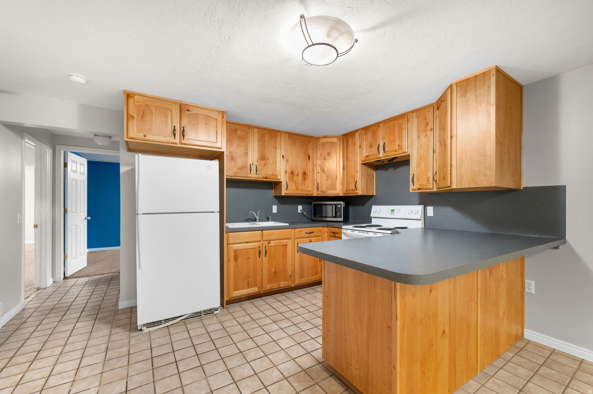 WINDSOR MEADOWS - Residential