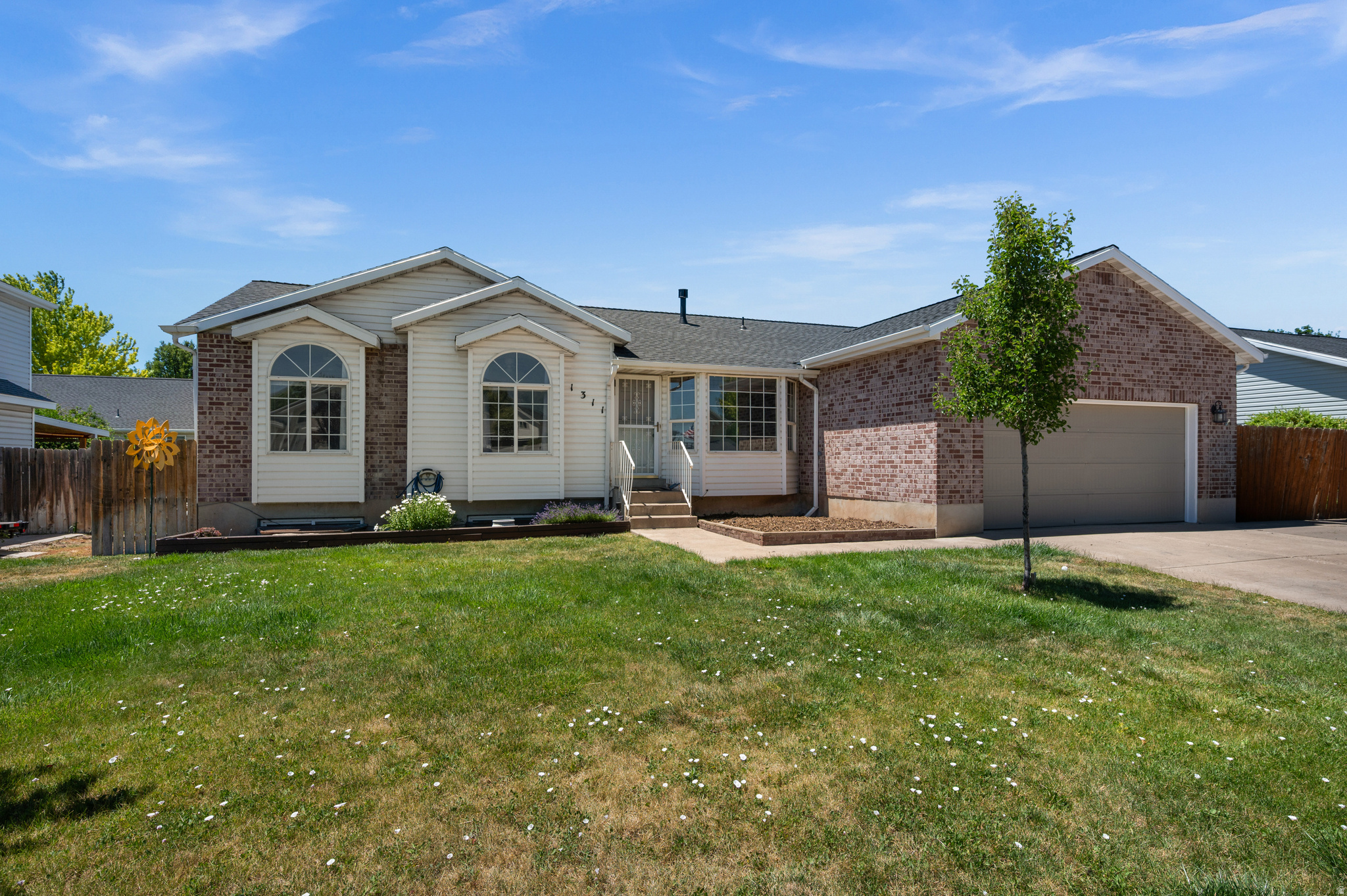WINDSOR MEADOWS - Residential