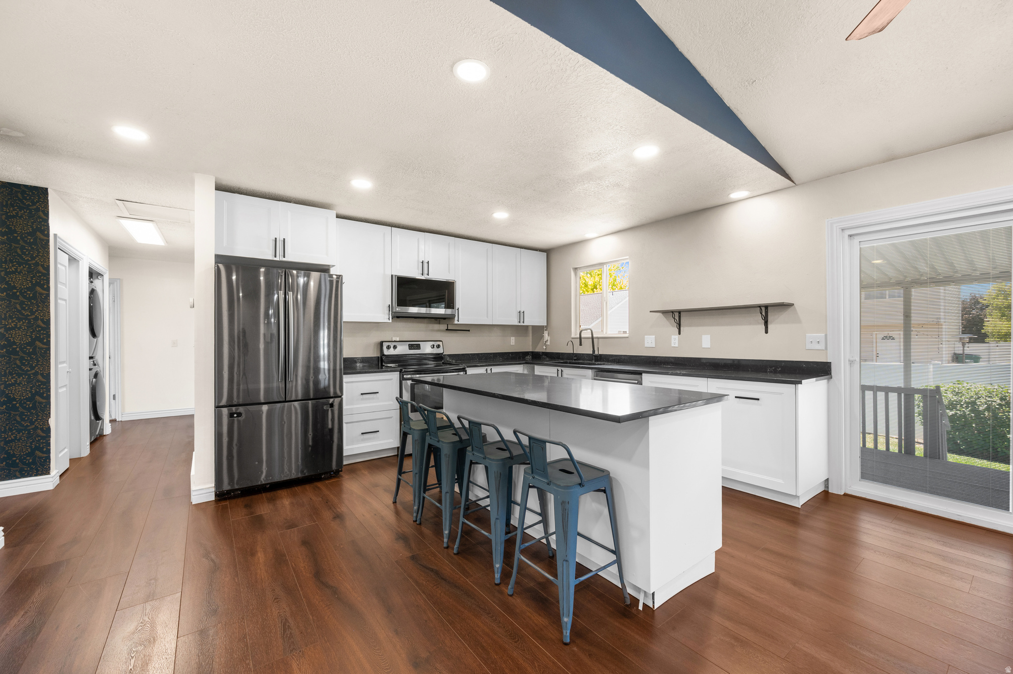 WINDSOR MEADOWS - Residential