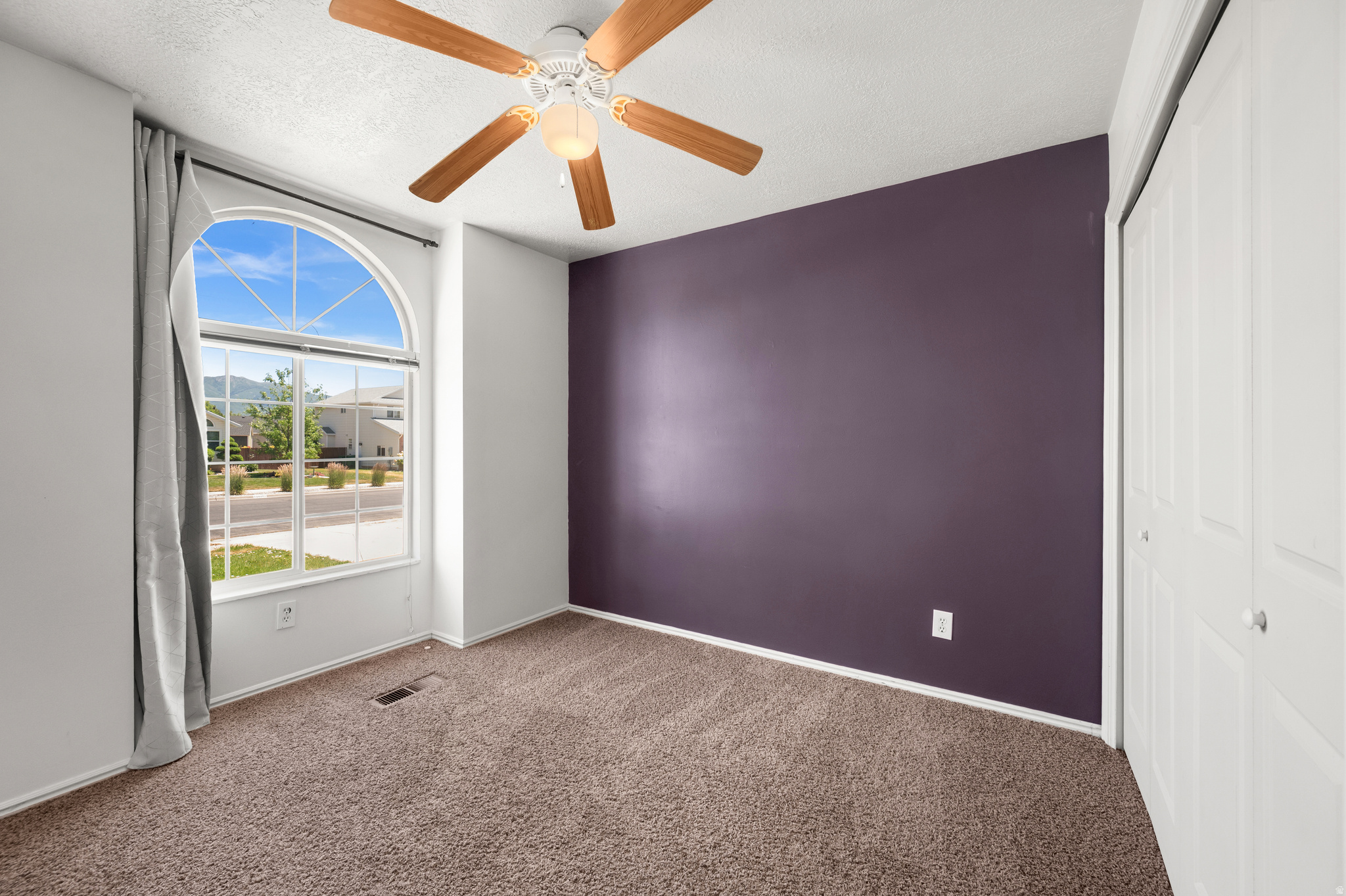 WINDSOR MEADOWS - Residential