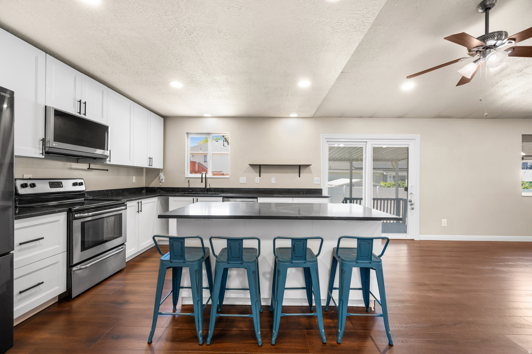 WINDSOR MEADOWS - Residential