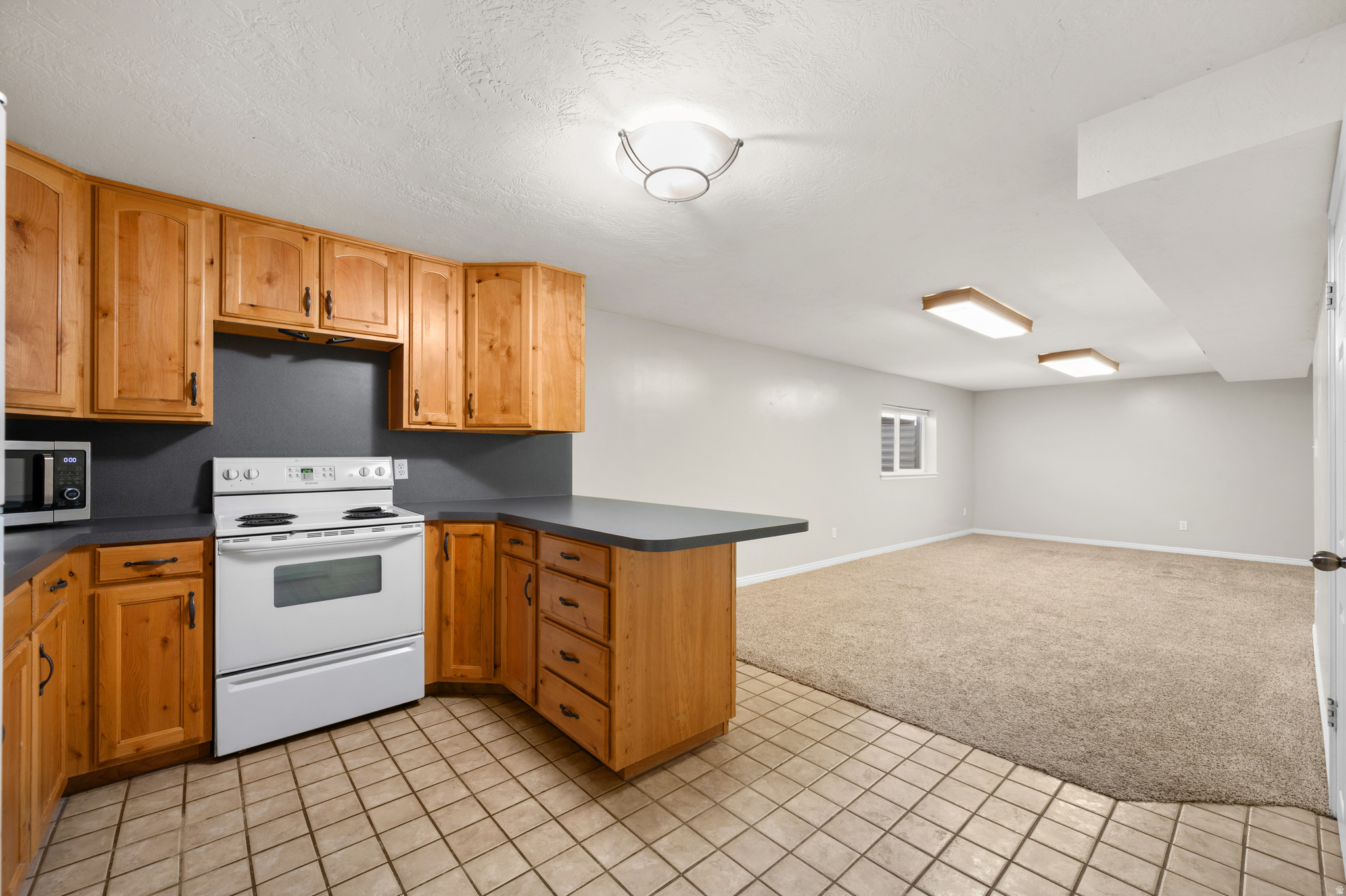 WINDSOR MEADOWS - Residential