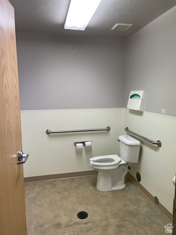 BUSINESS VILLAGE WEST CONDOMINIUM - Commercial Lease