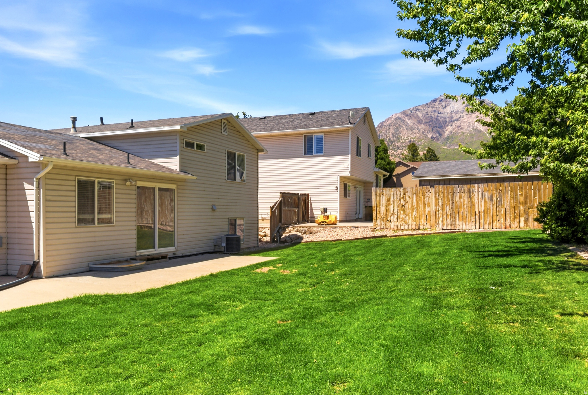 WARREN ACRES - Residential
