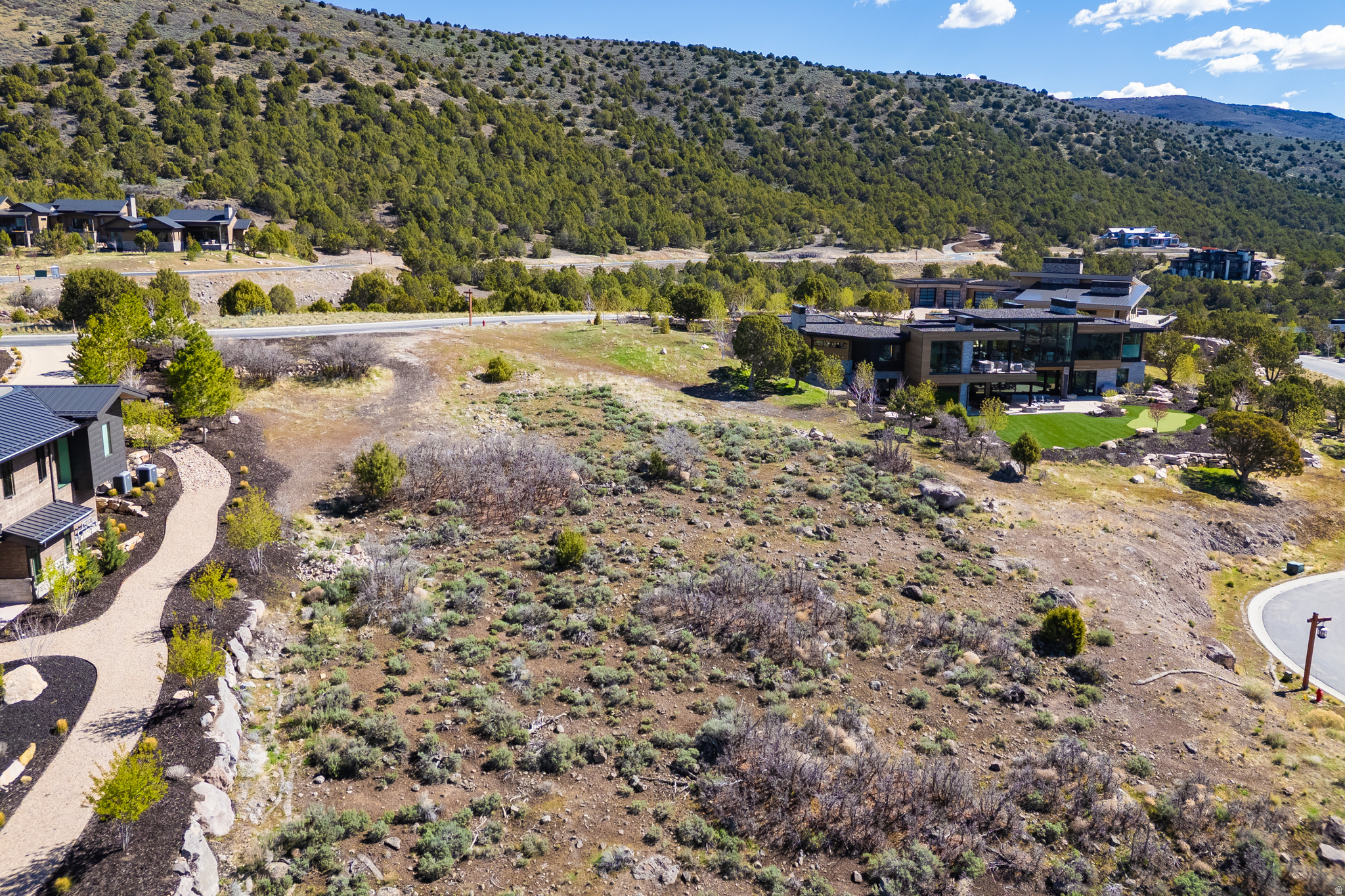 RED LEDGES - Land