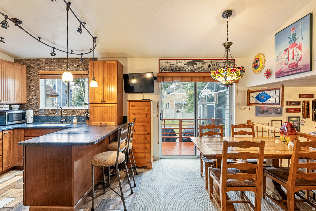 PROSPECTOR VILLAGE - Residential