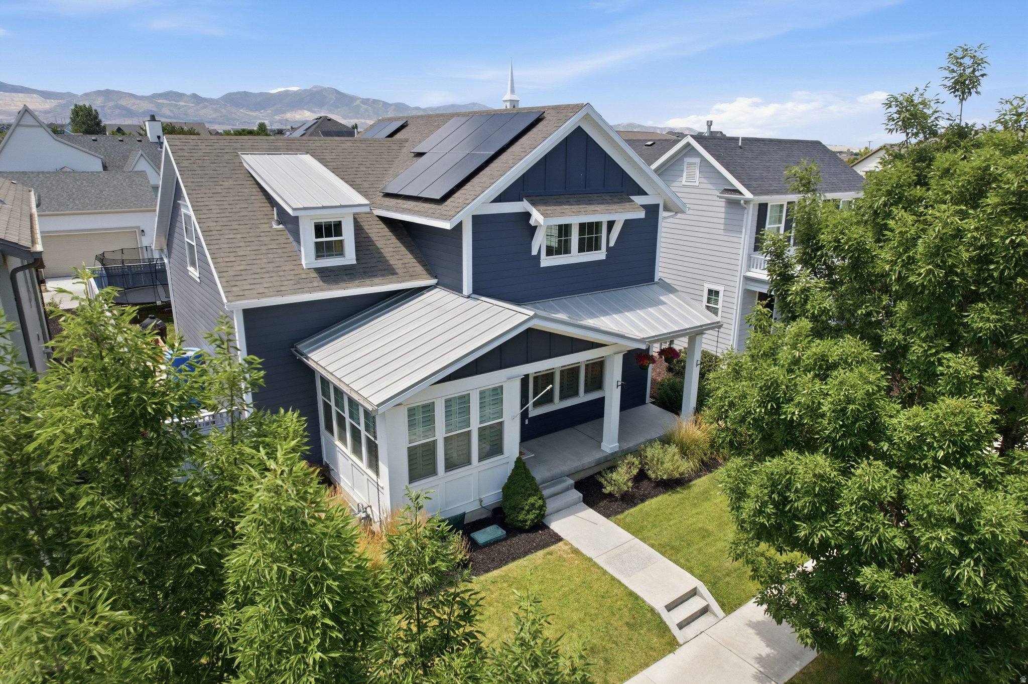 DAYBREAK - Residential