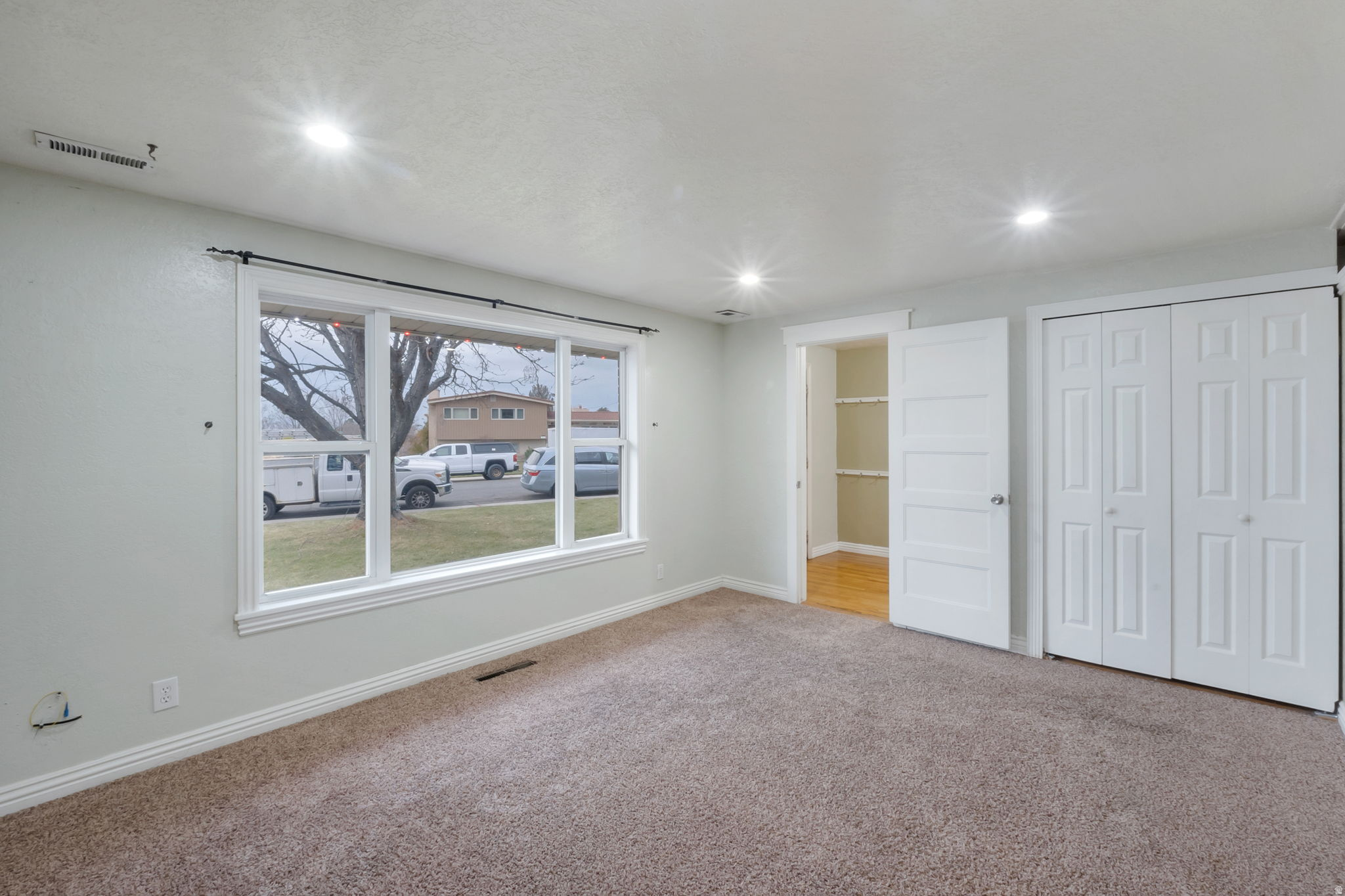 LAKEWOOD VILLAGE - Residential