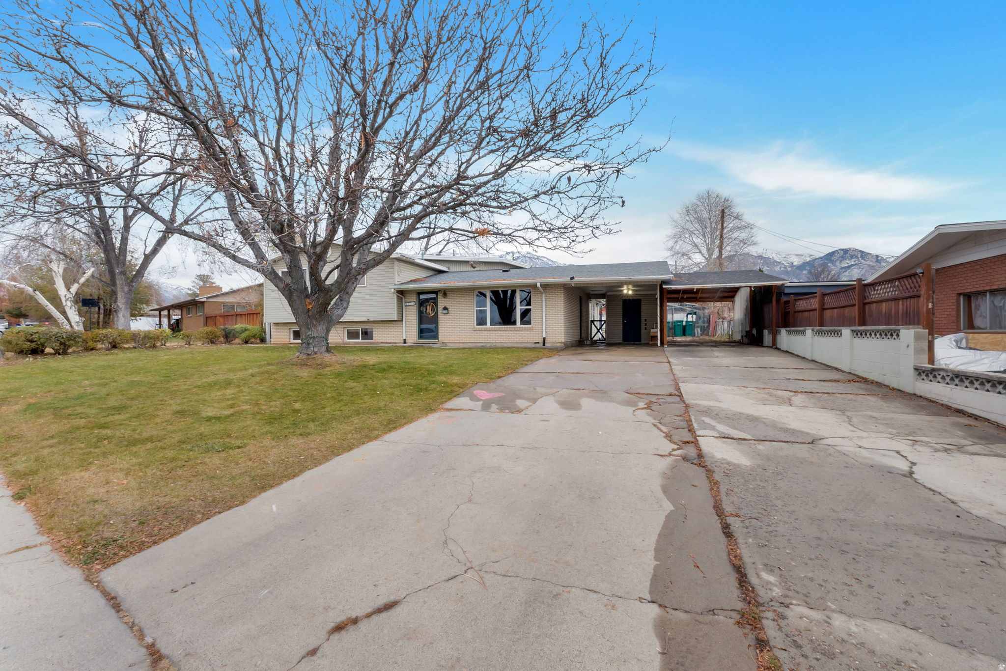 LAKEWOOD VILLAGE - Residential