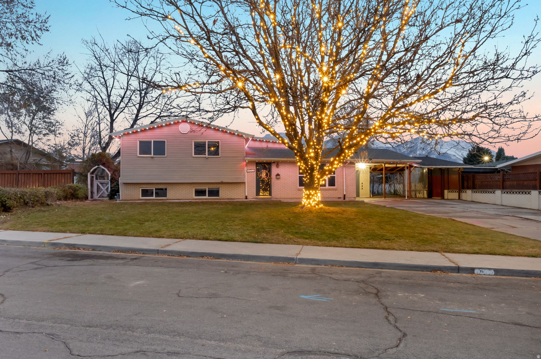LAKEWOOD VILLAGE - Residential