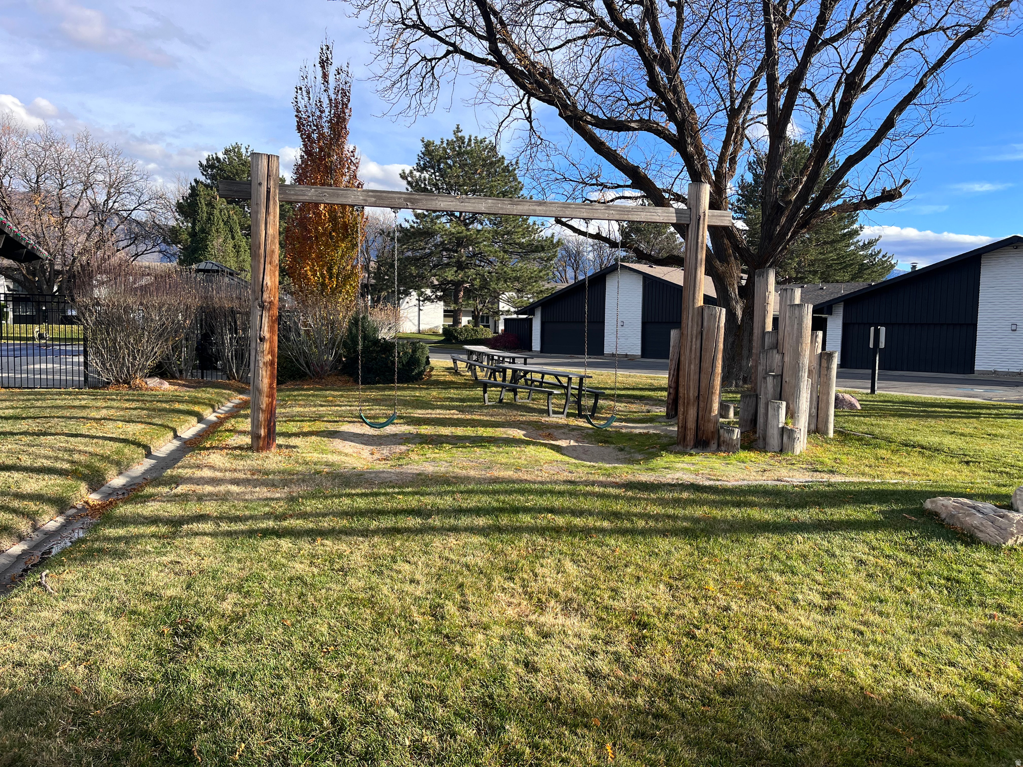 THREE FOUNTAINS - Residential