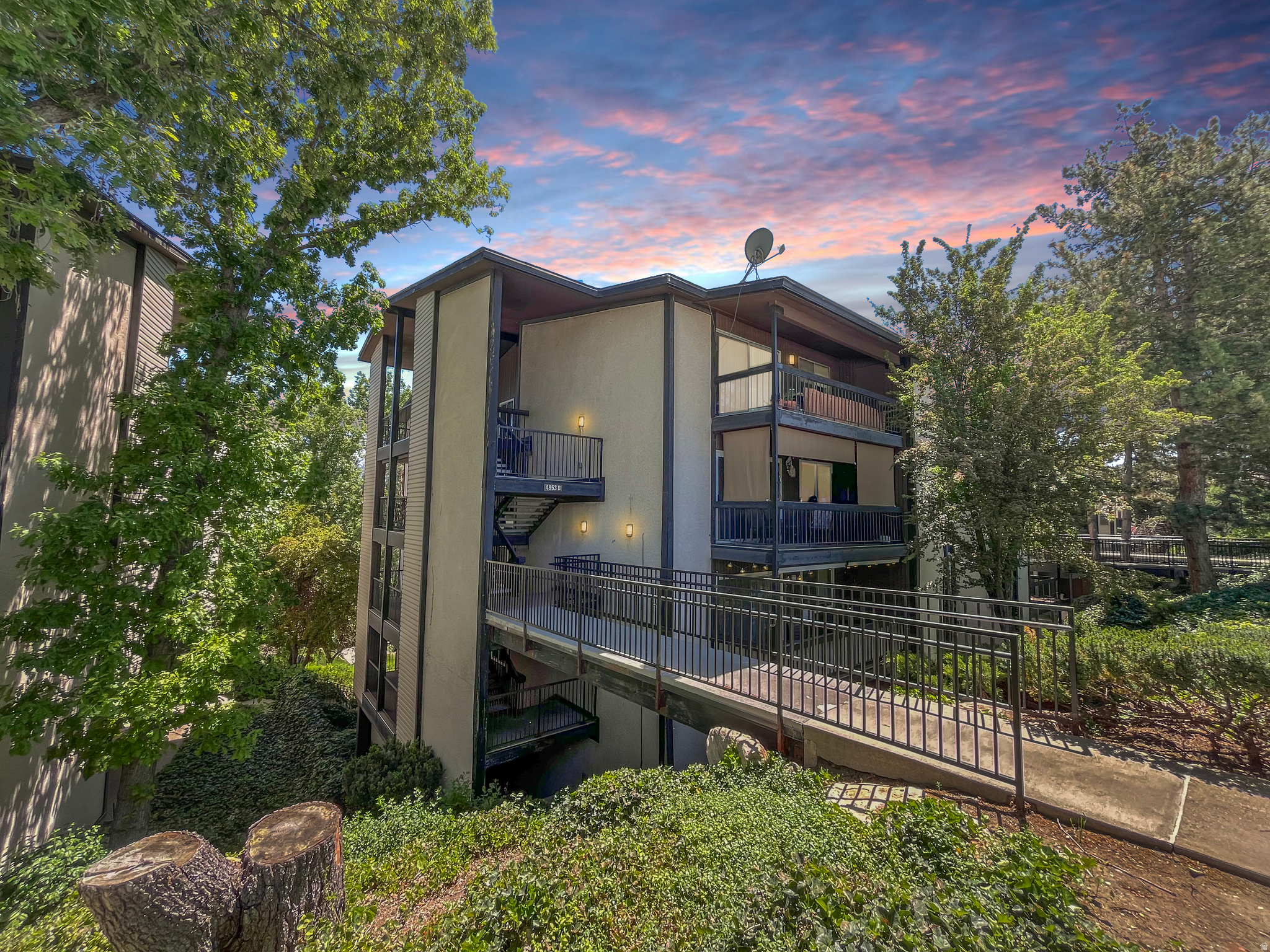 THREE FOUNTAINS - Residential
