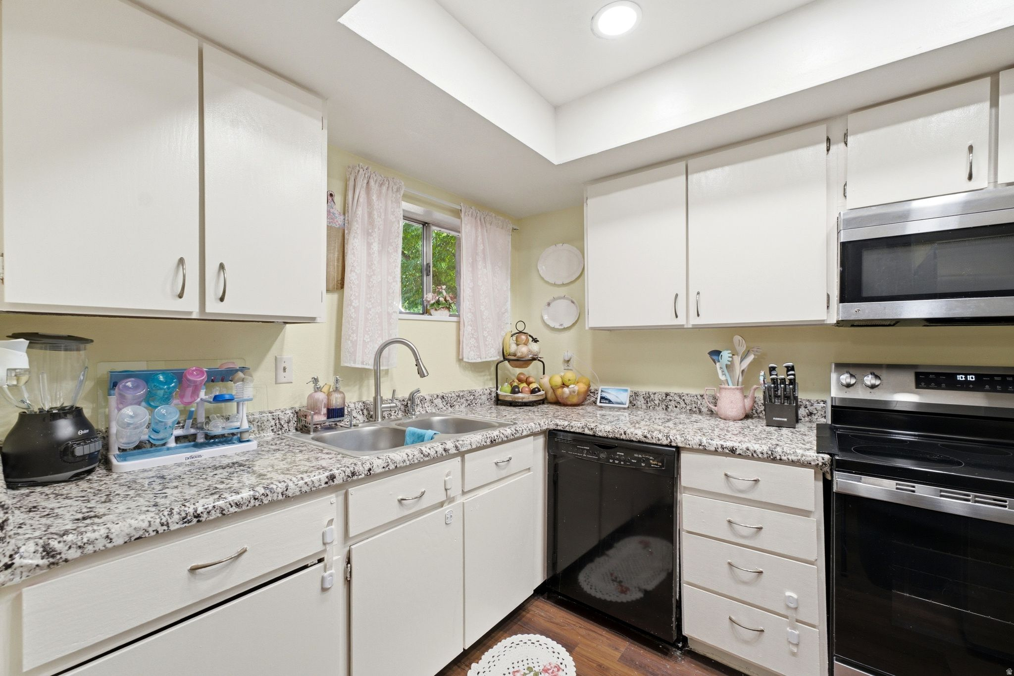 COUNTRY WOOD ESTATES - Residential
