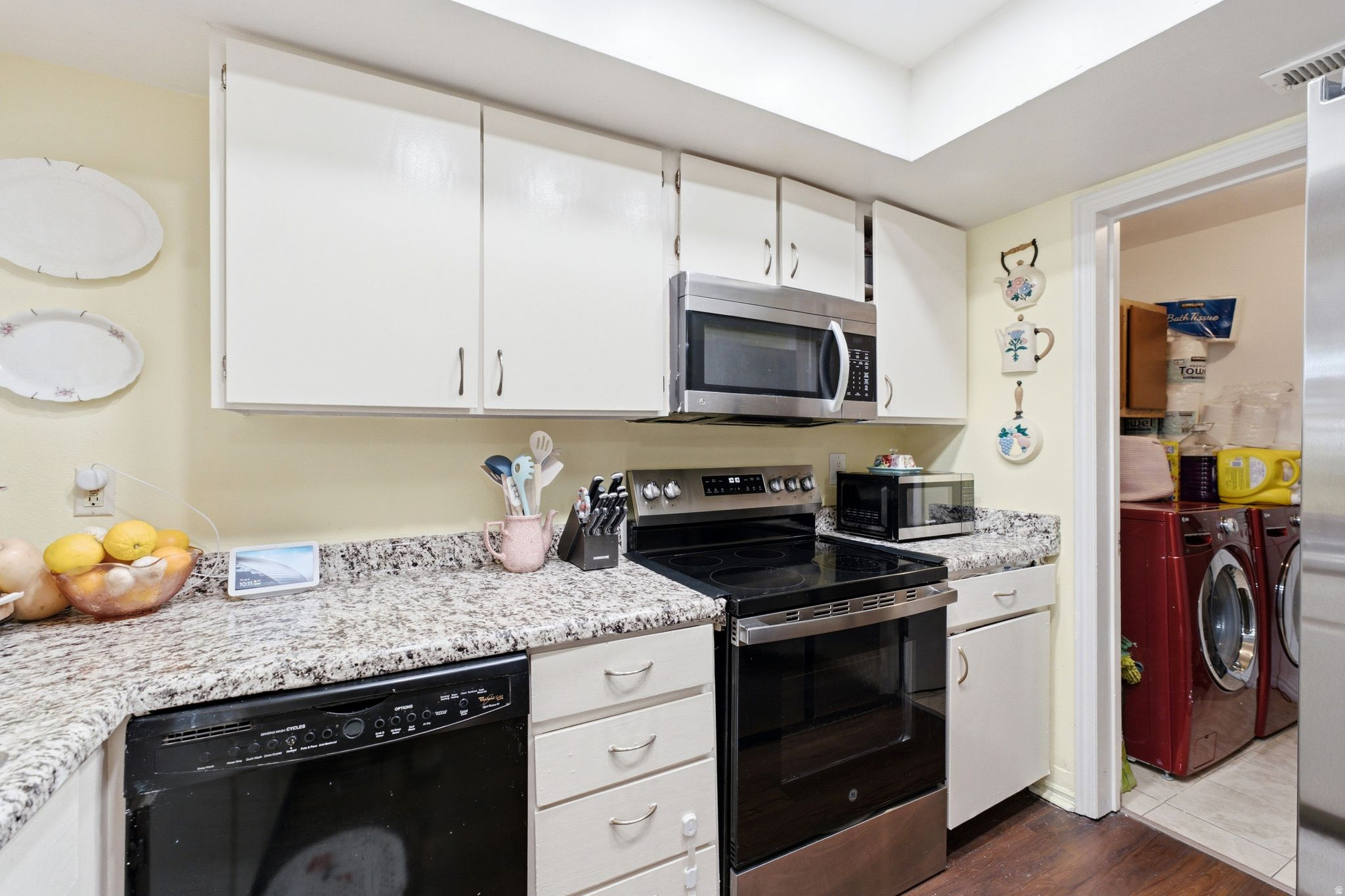 COUNTRY WOOD ESTATES - Residential