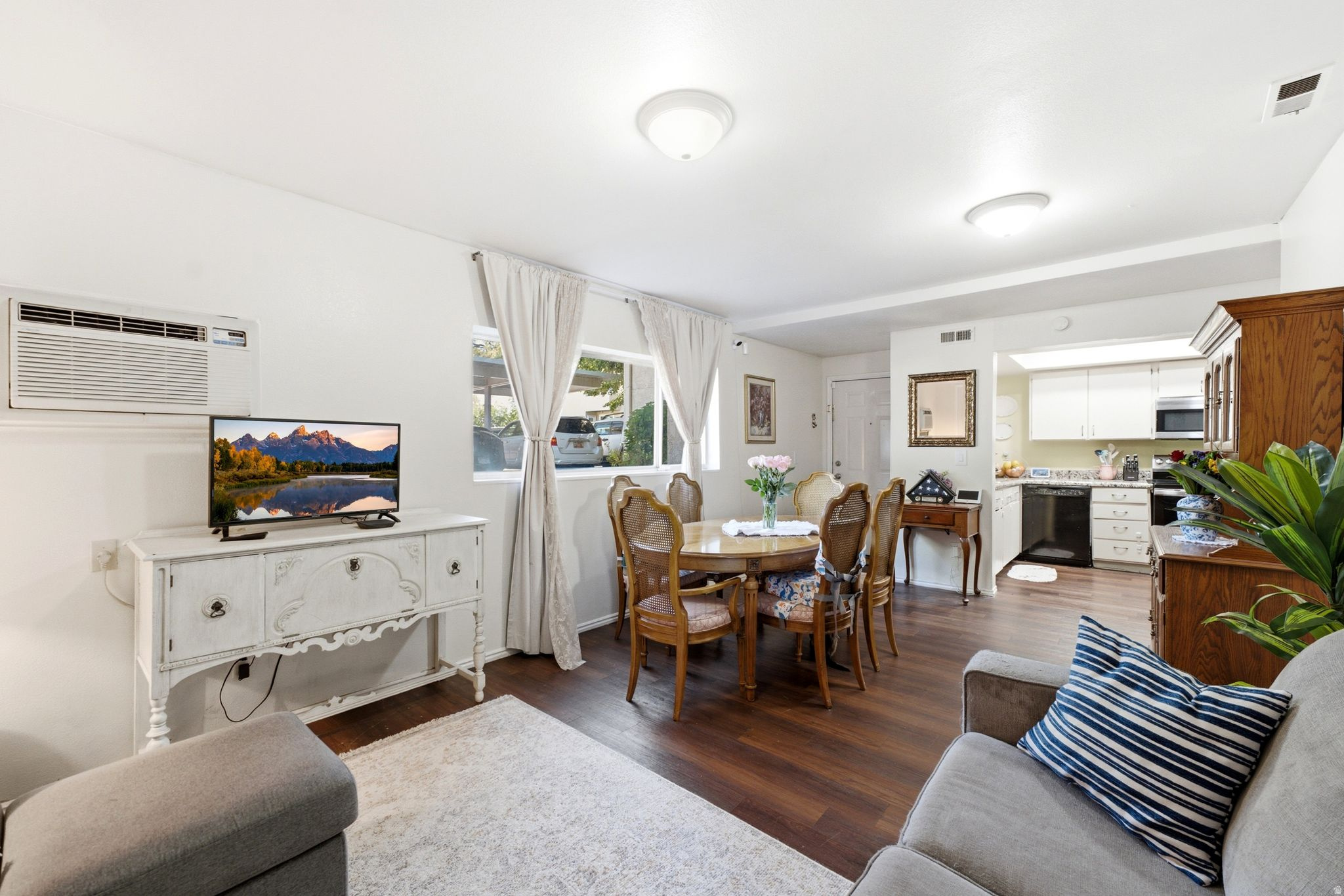 COUNTRY WOOD ESTATES - Residential