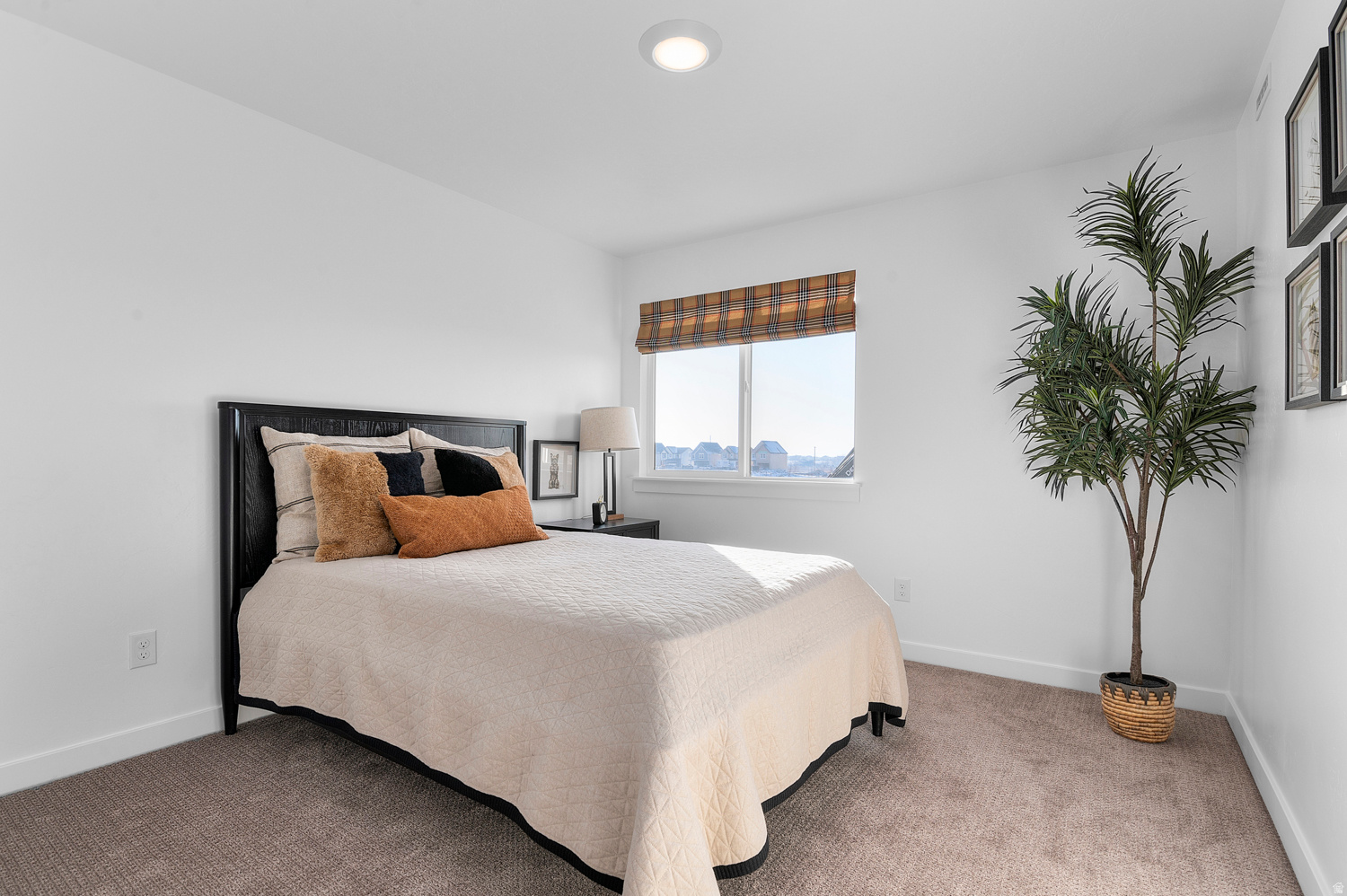 MOUNTAINSIDE ESTATES - Residential