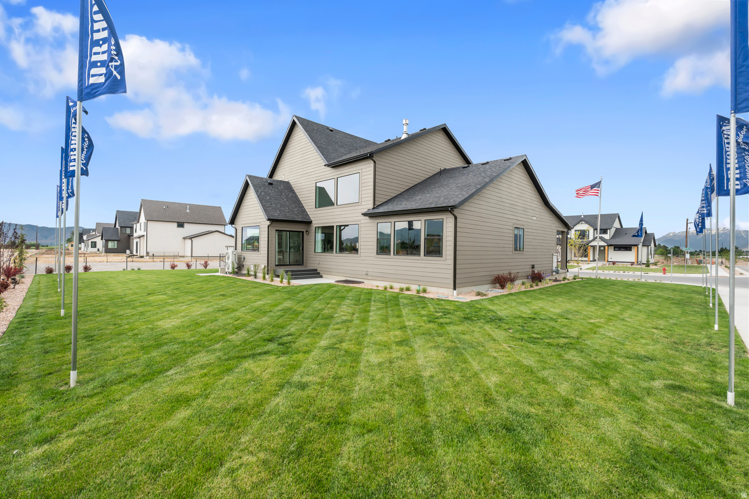 MOUNTAINSIDE ESTATES - Residential