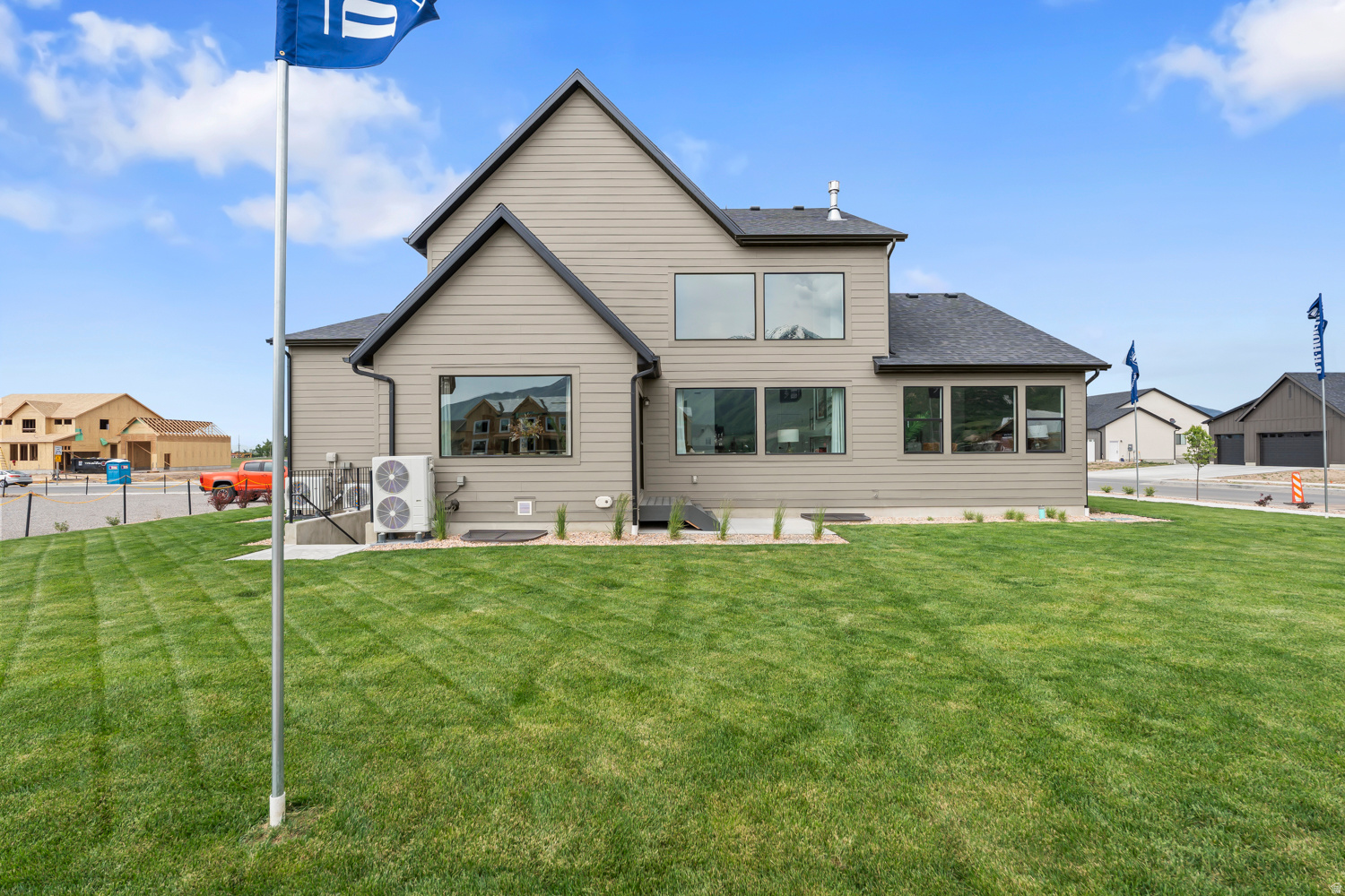 MOUNTAINSIDE ESTATES - Residential