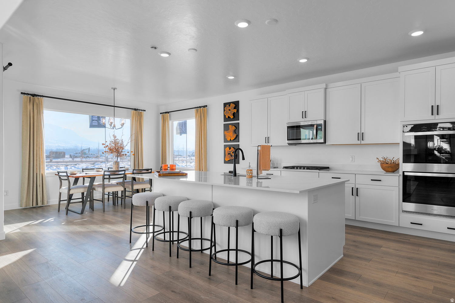 MOUNTAINSIDE ESTATES - Residential