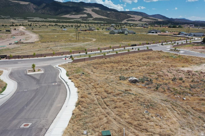 PINNACLE RIDGE - Land
