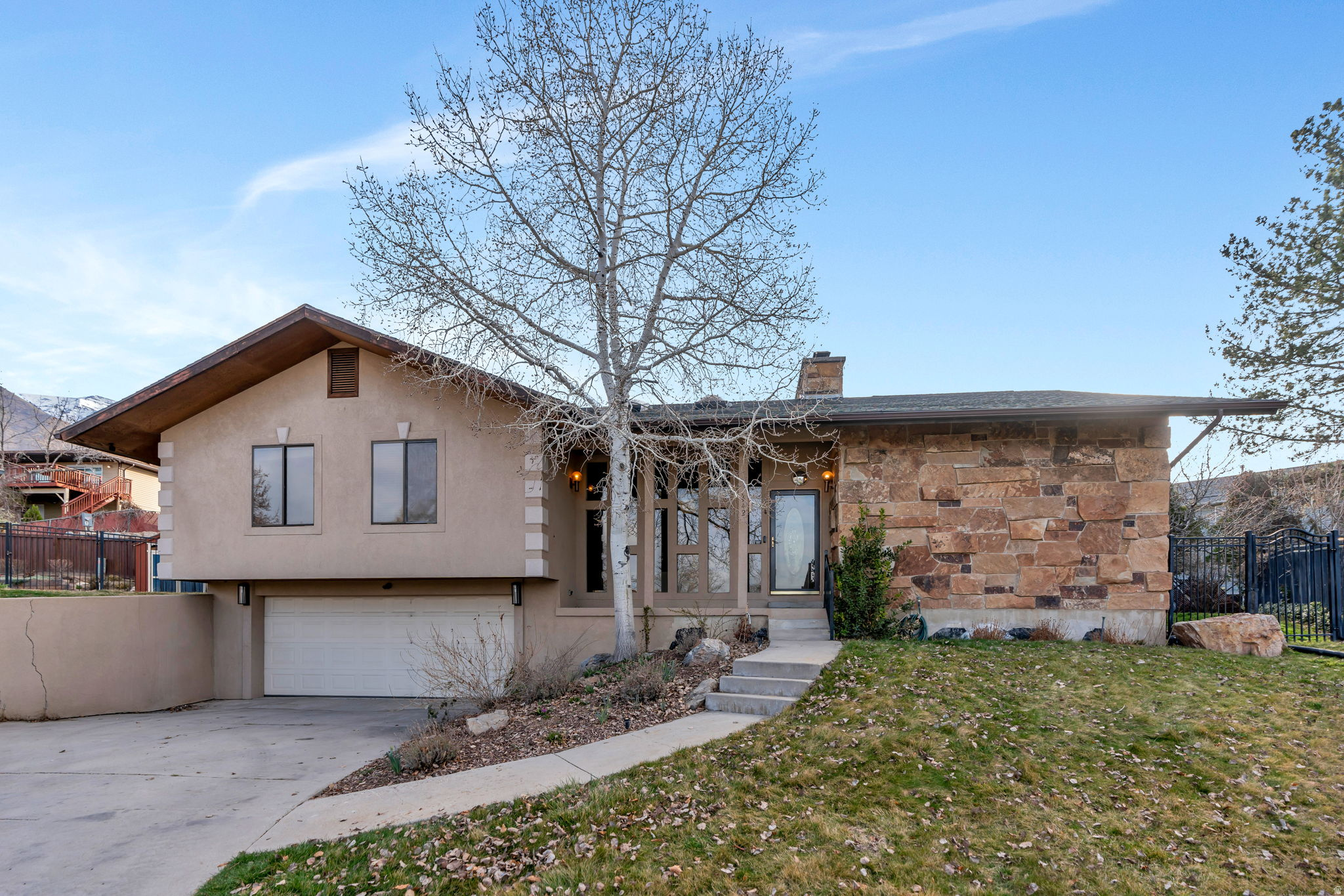 HEATHERIDGE - Residential
