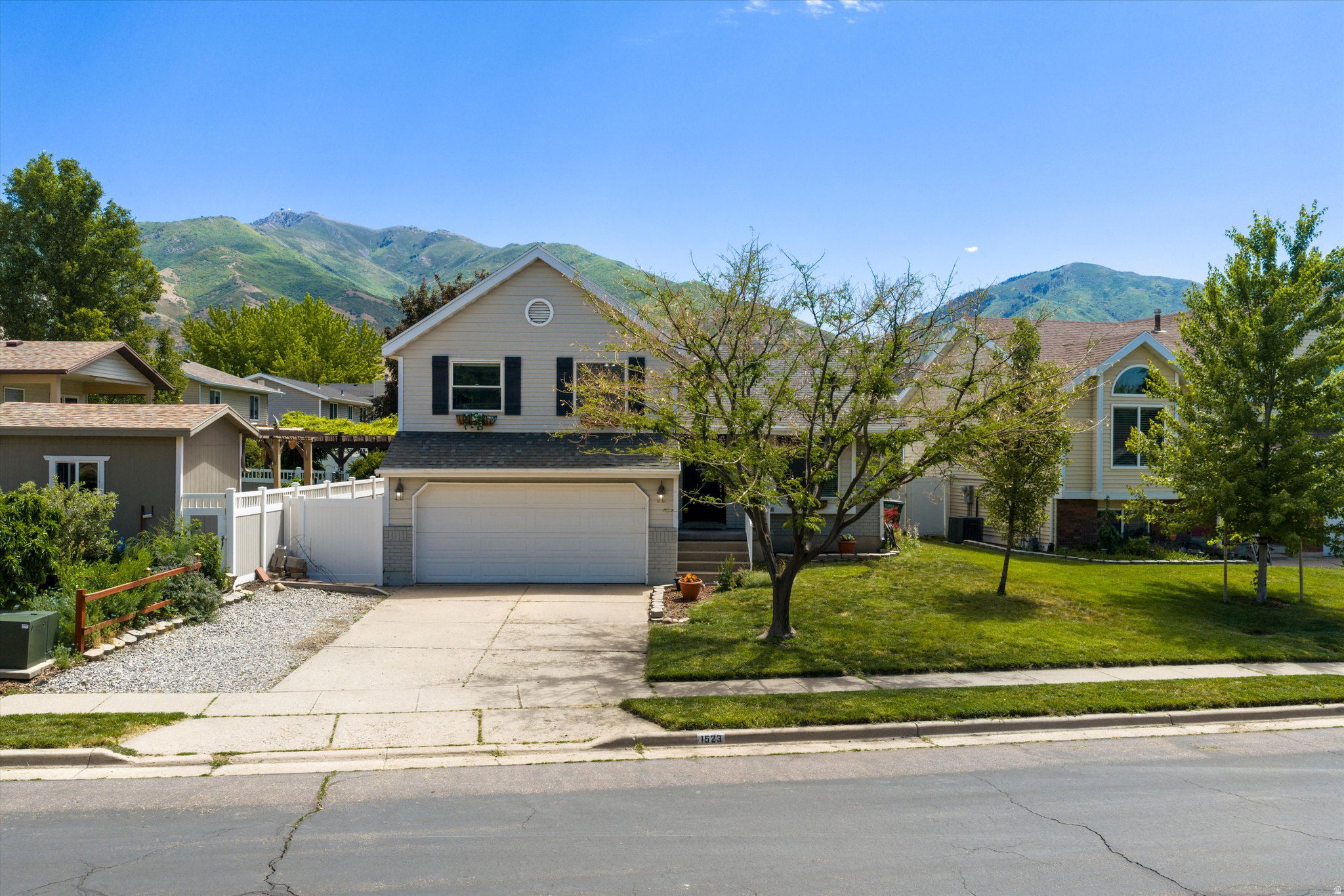 OAKRIDGE HIGHLANDS - Residential
