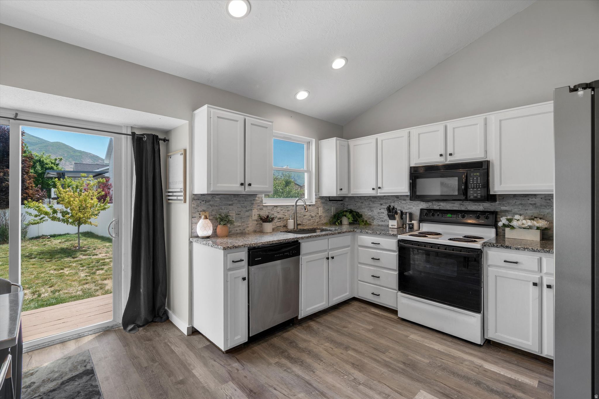 OAKRIDGE HIGHLANDS - Residential