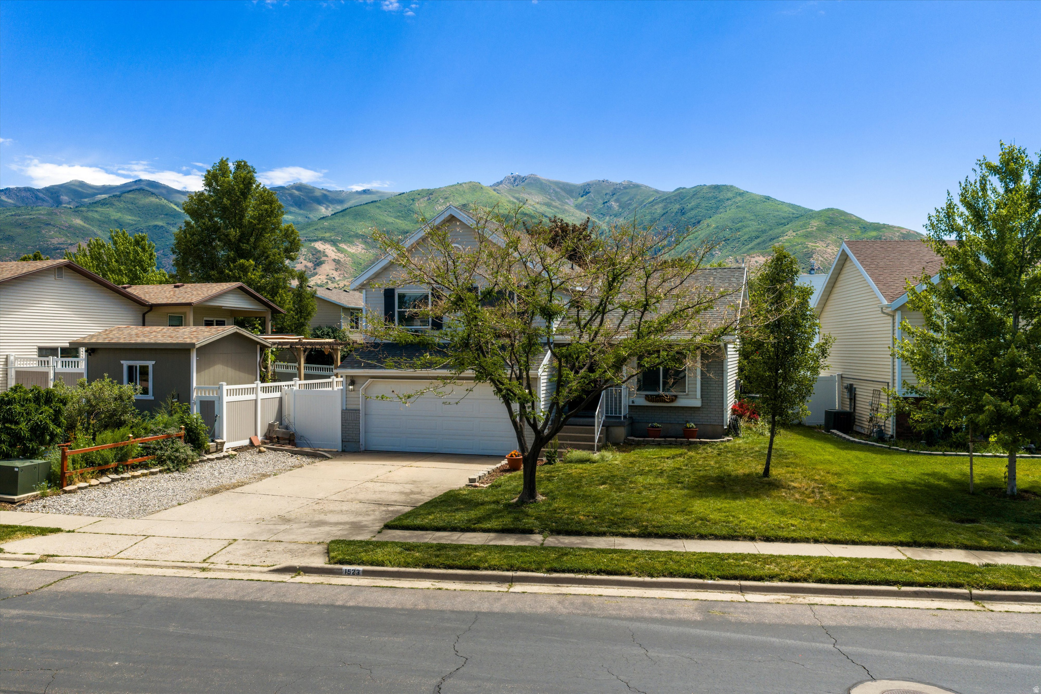 OAKRIDGE HIGHLANDS - Residential