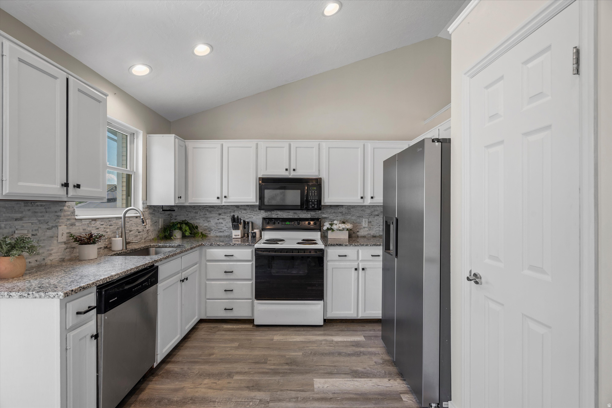 OAKRIDGE HIGHLANDS - Residential