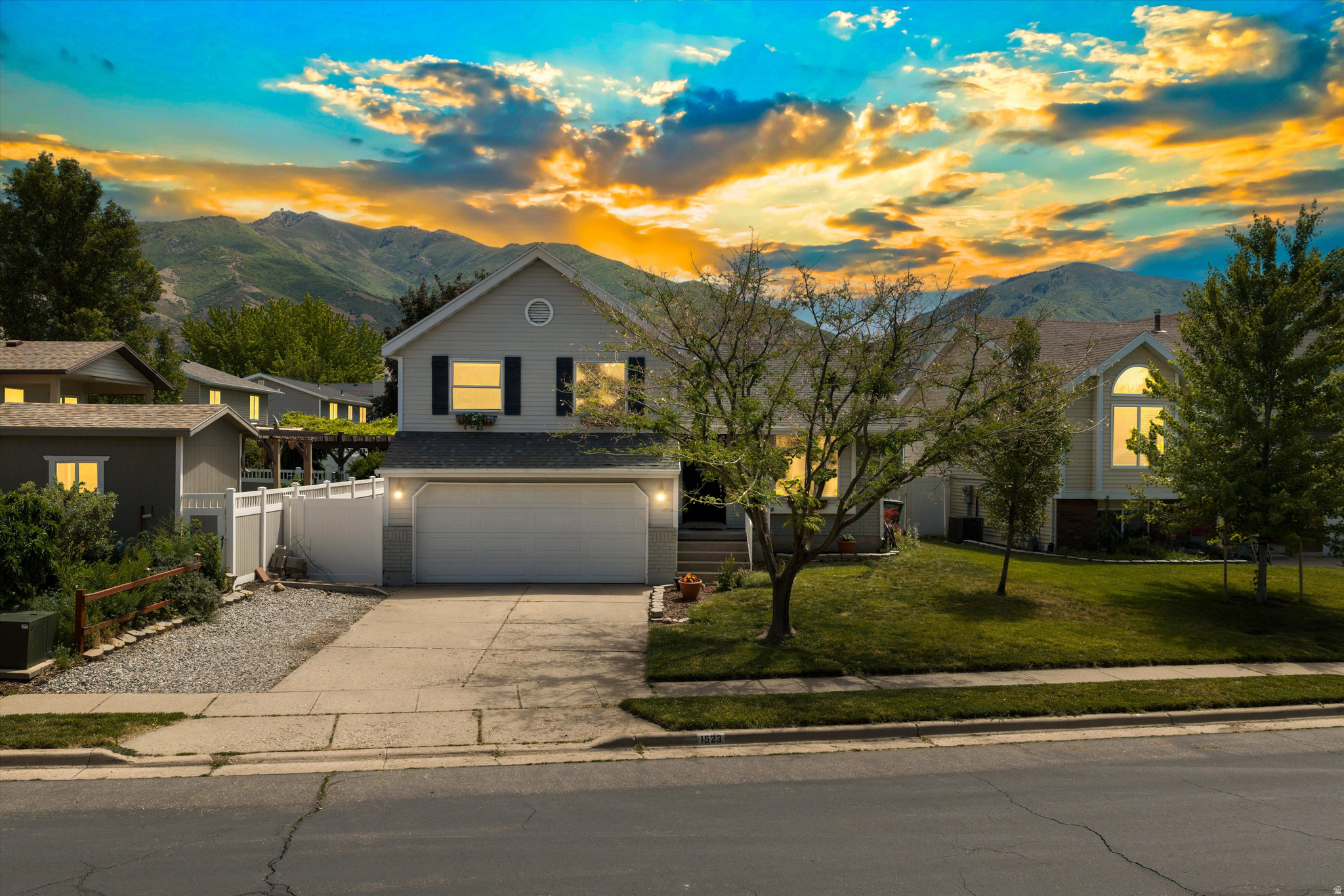 OAKRIDGE HIGHLANDS - Residential