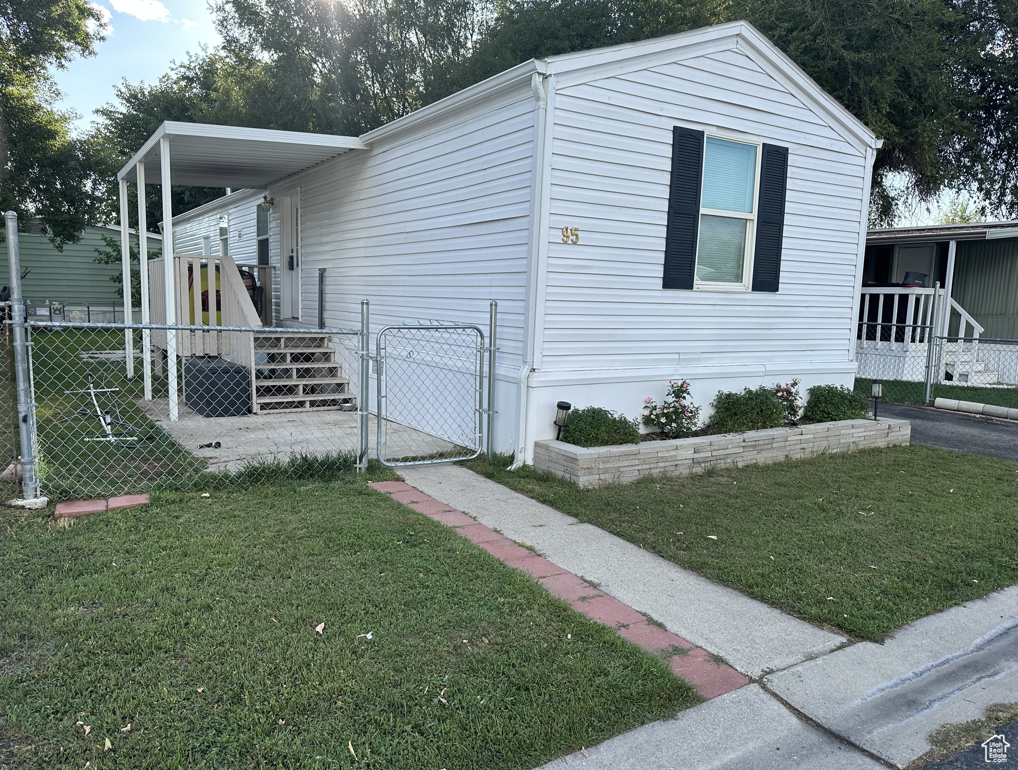 IMPERIAL PARK - Residential