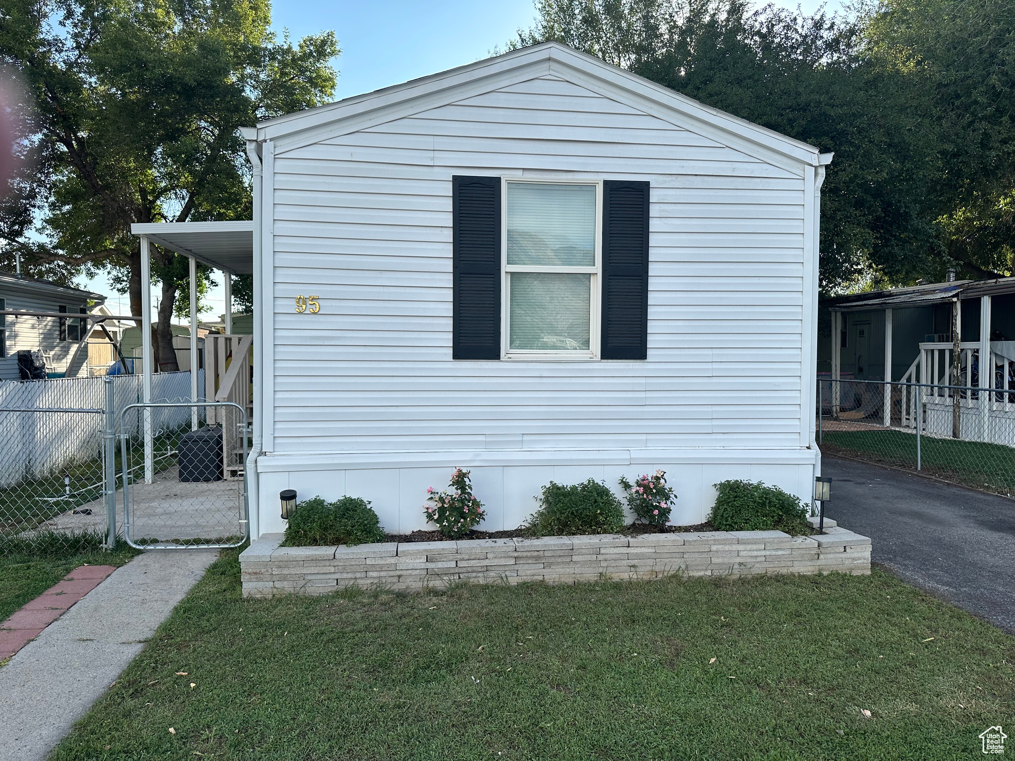 IMPERIAL PARK - Residential