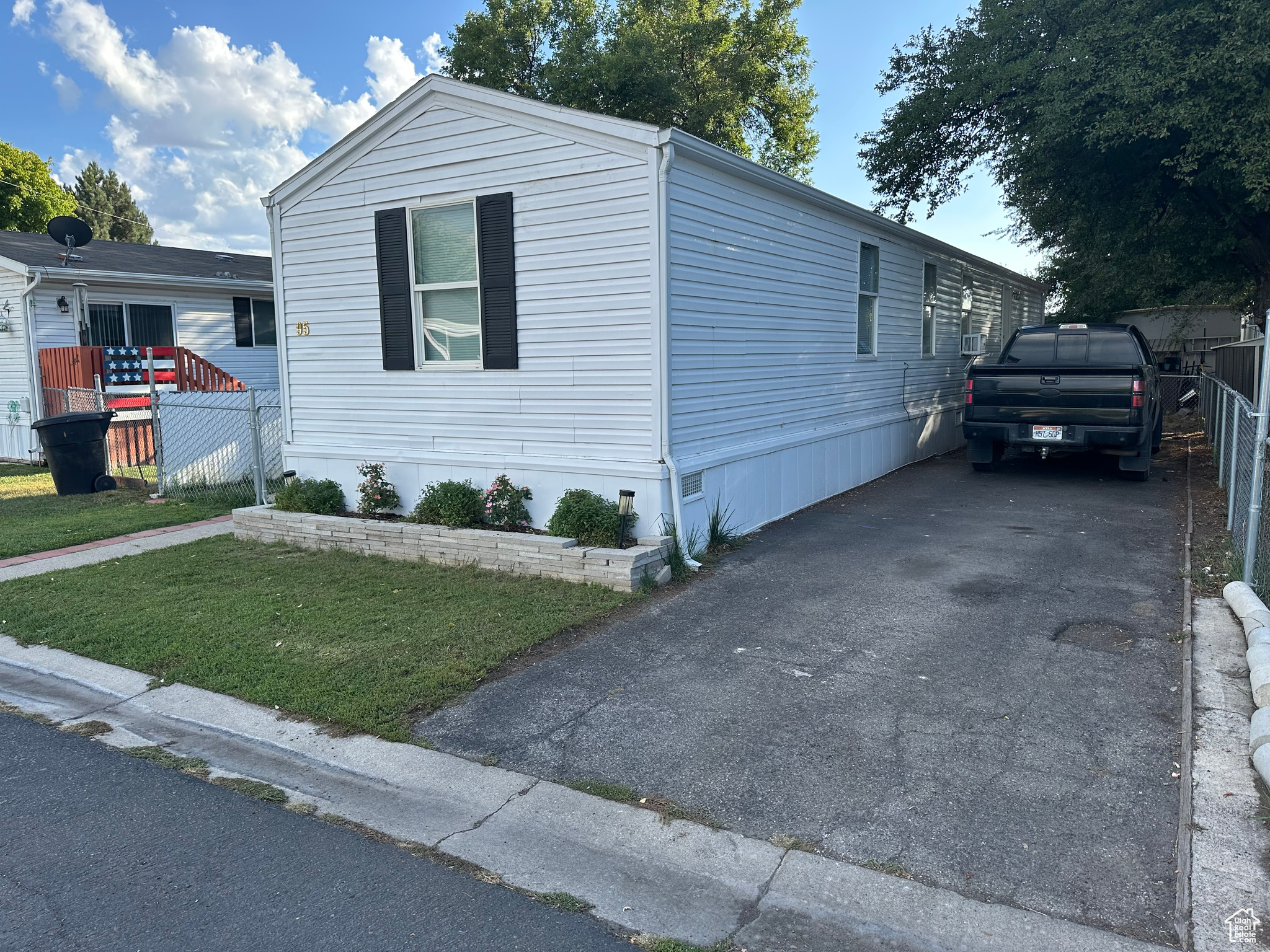 IMPERIAL PARK - Residential