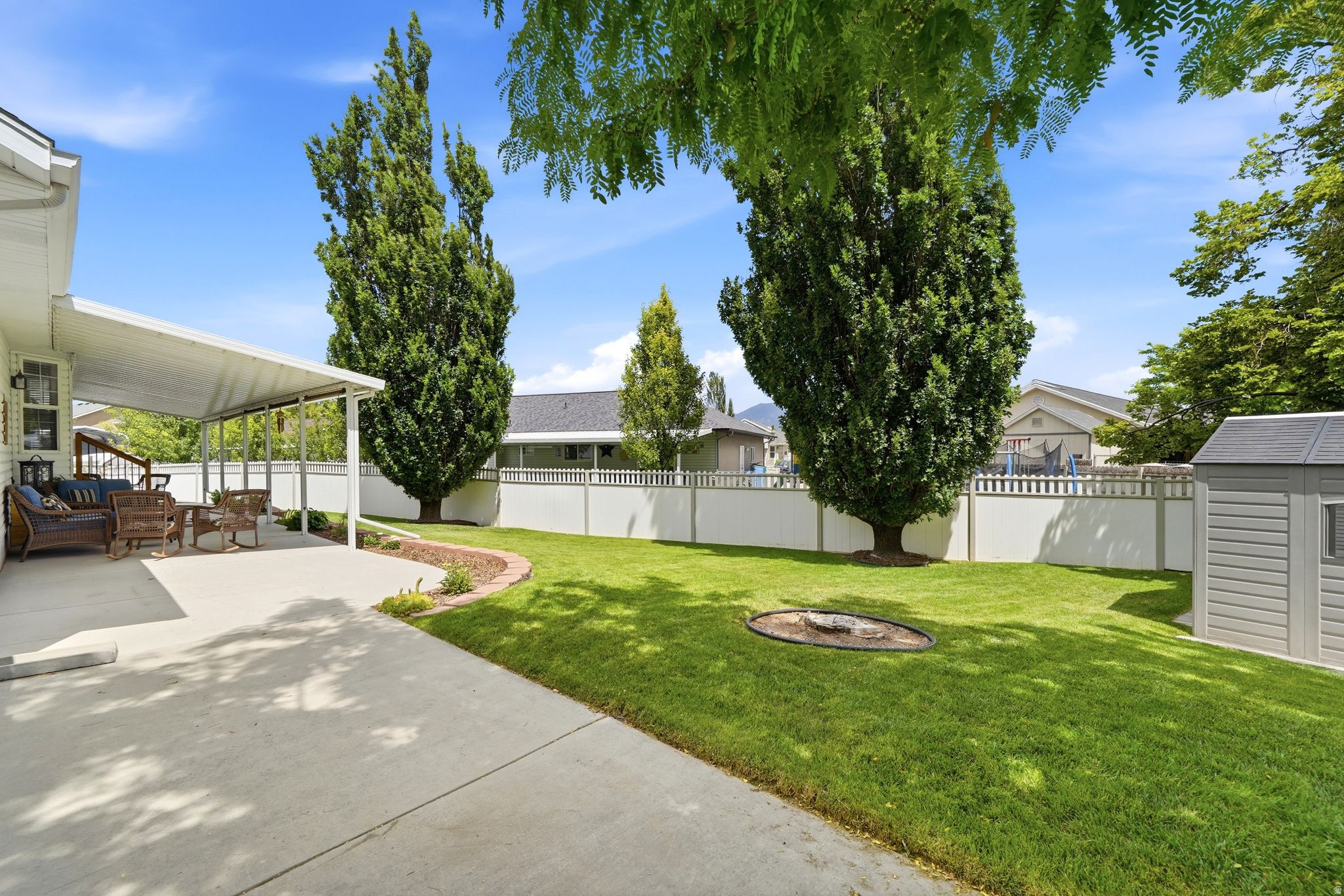 SUNRISE FLATS - Residential