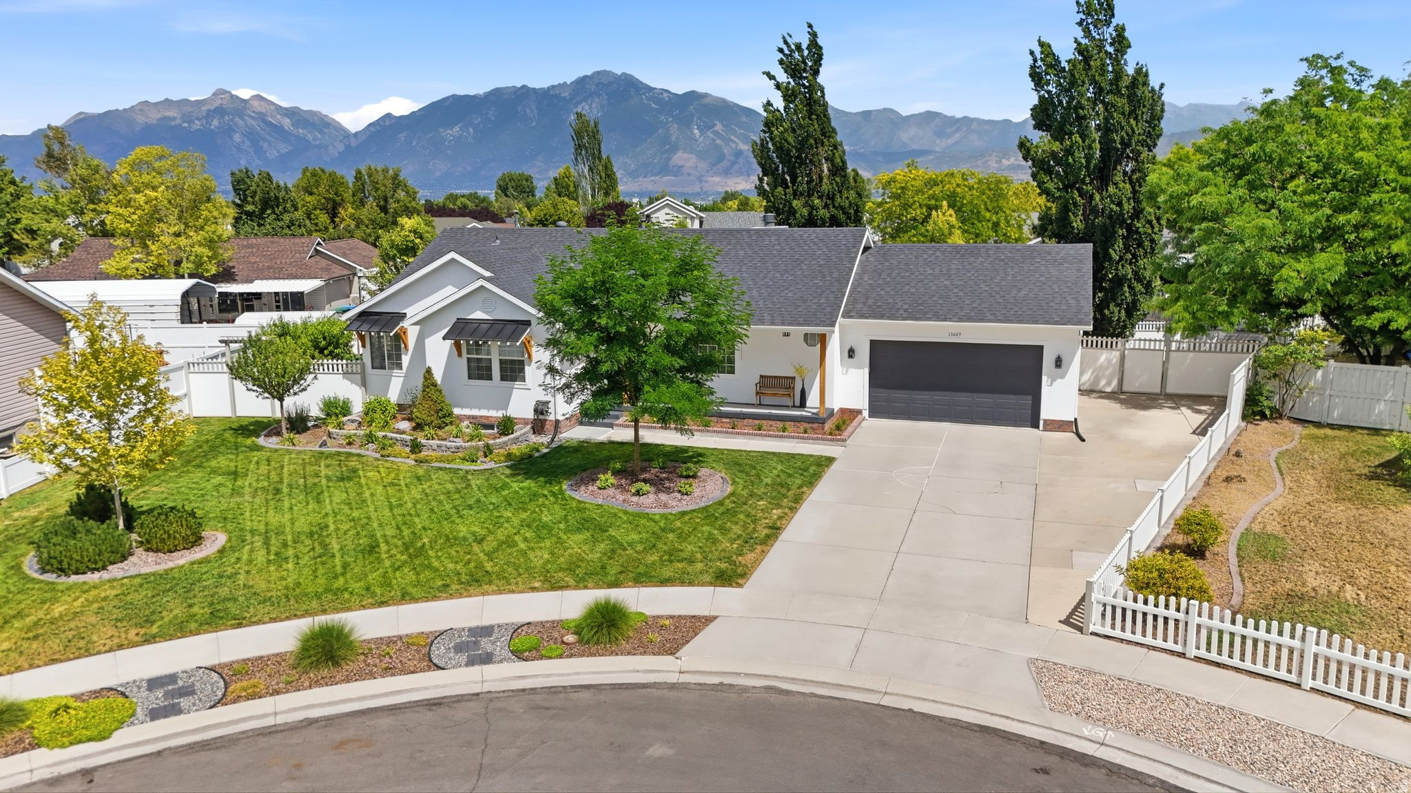 SUNRISE FLATS - Residential