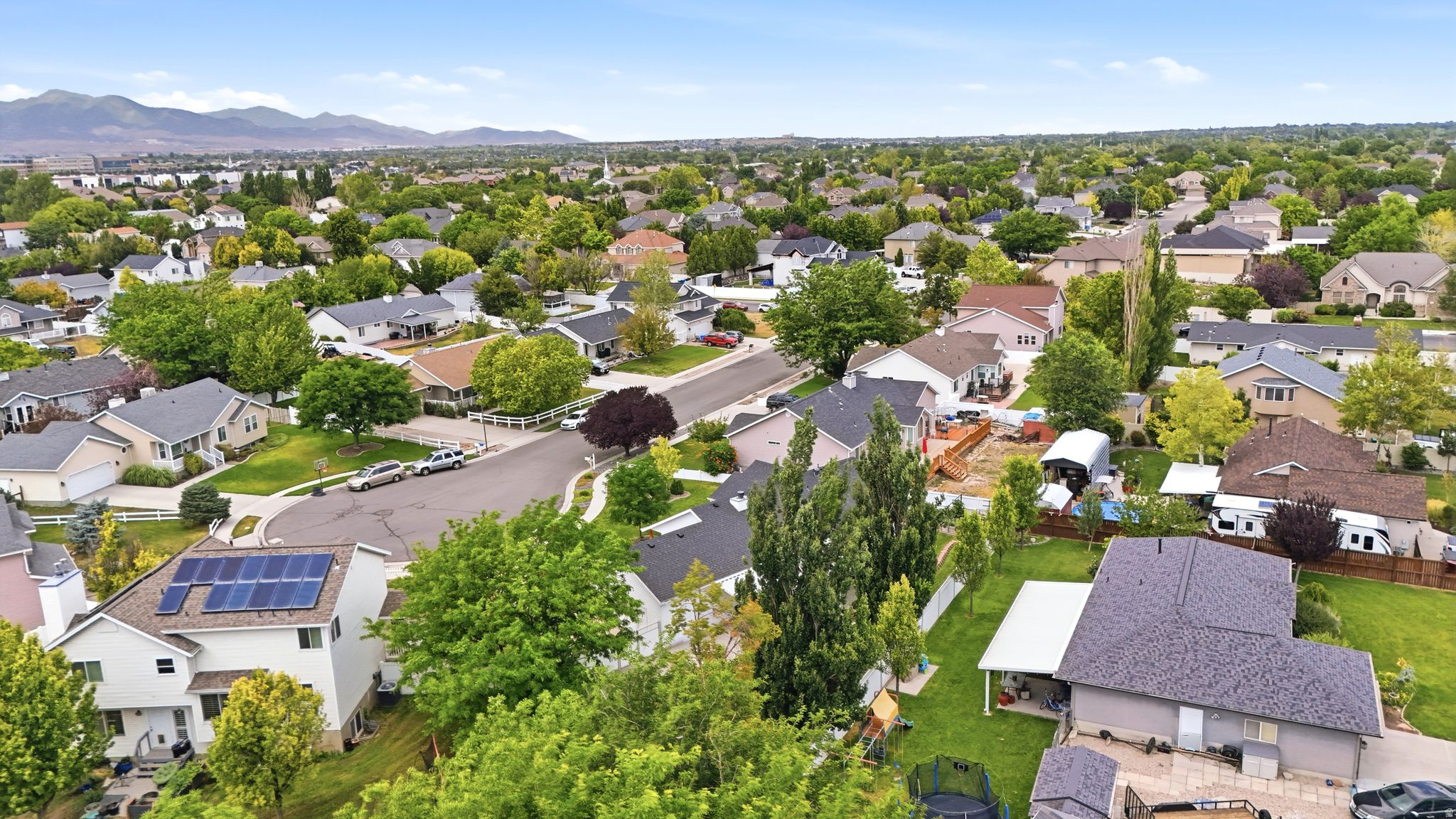 SUNRISE FLATS - Residential