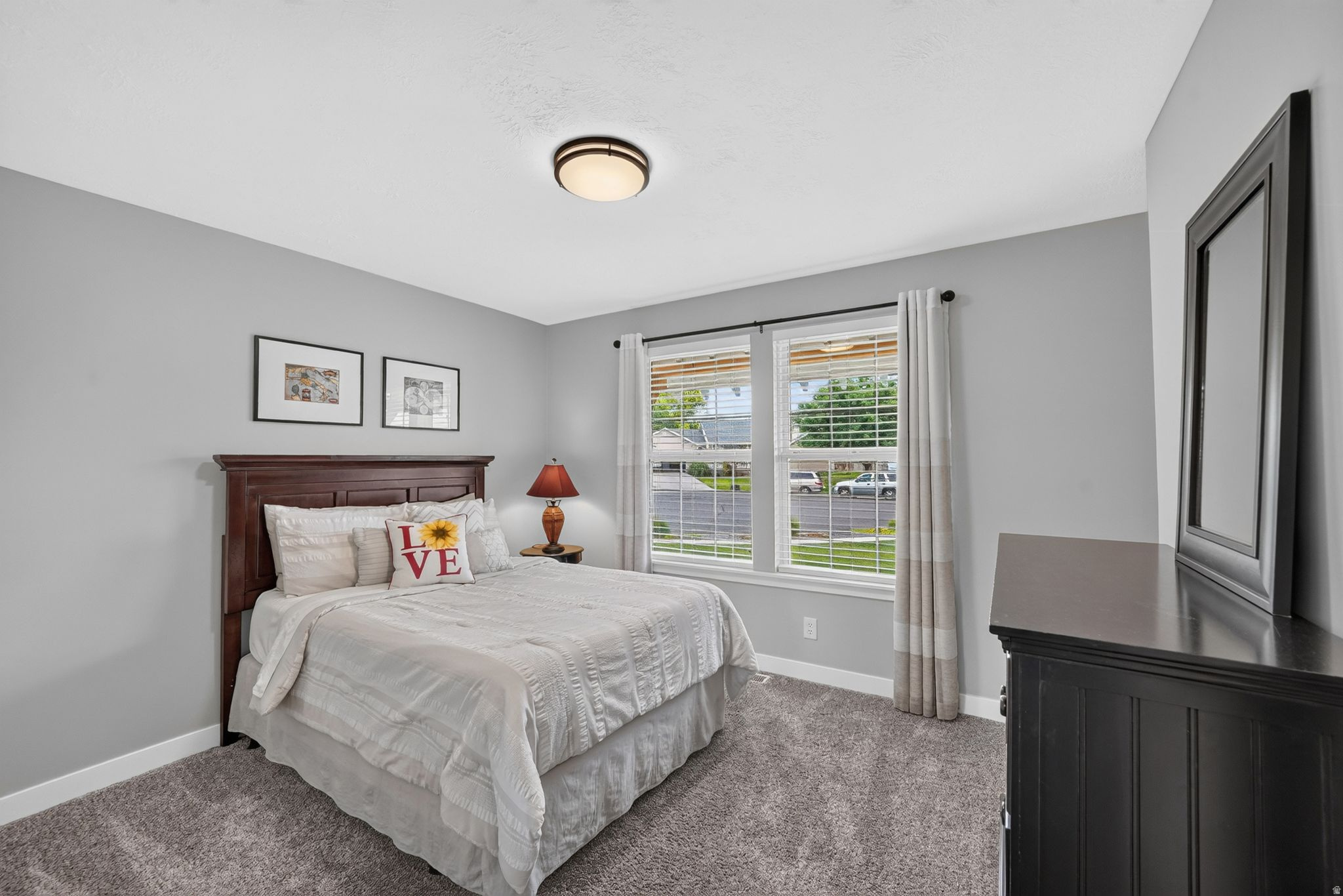 SUNRISE FLATS - Residential