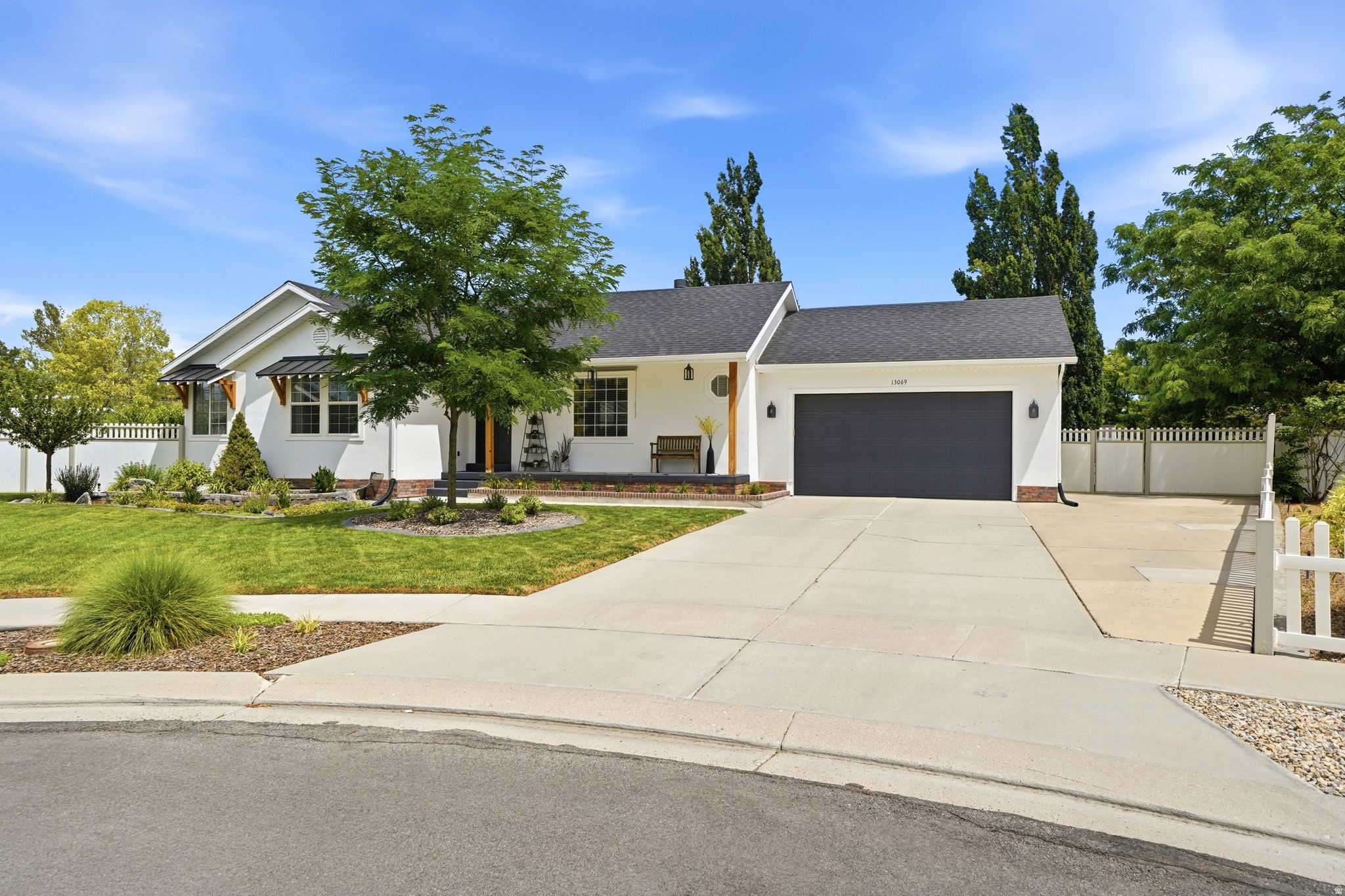 SUNRISE FLATS - Residential