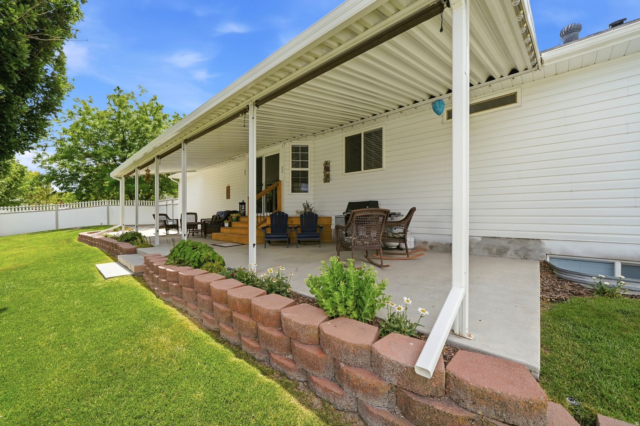 SUNRISE FLATS - Residential