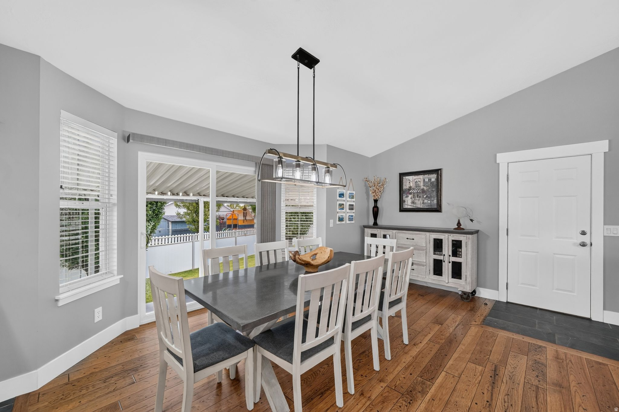 SUNRISE FLATS - Residential